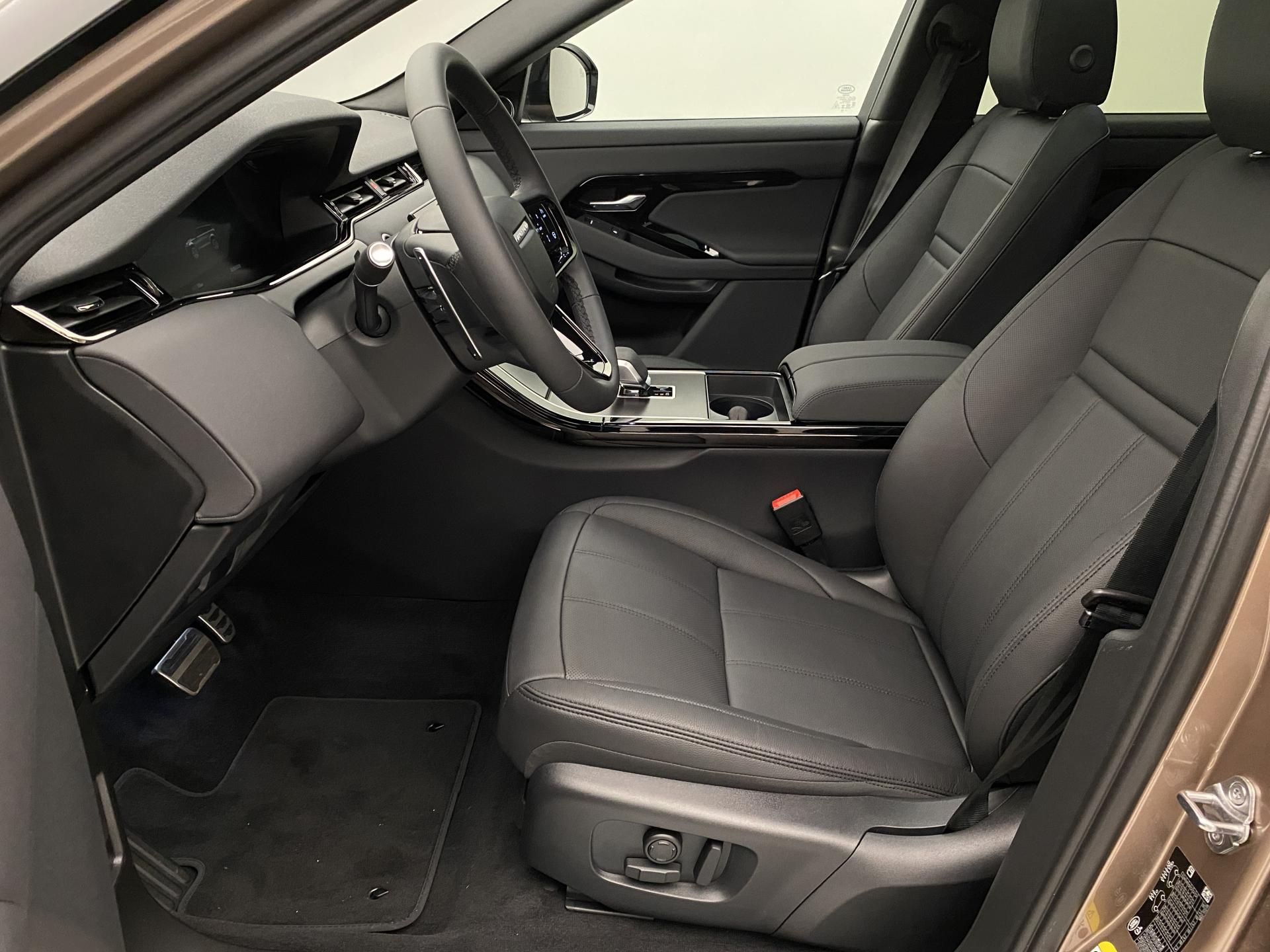 Land Rover Range Rover Evoque, D165 R-DYNAMIC SE  AWD AUT - fotka 3