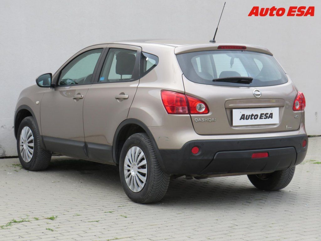 Nissan Qashqai, 2.0dCi 4x4,ČR,Acenta - fotka 6