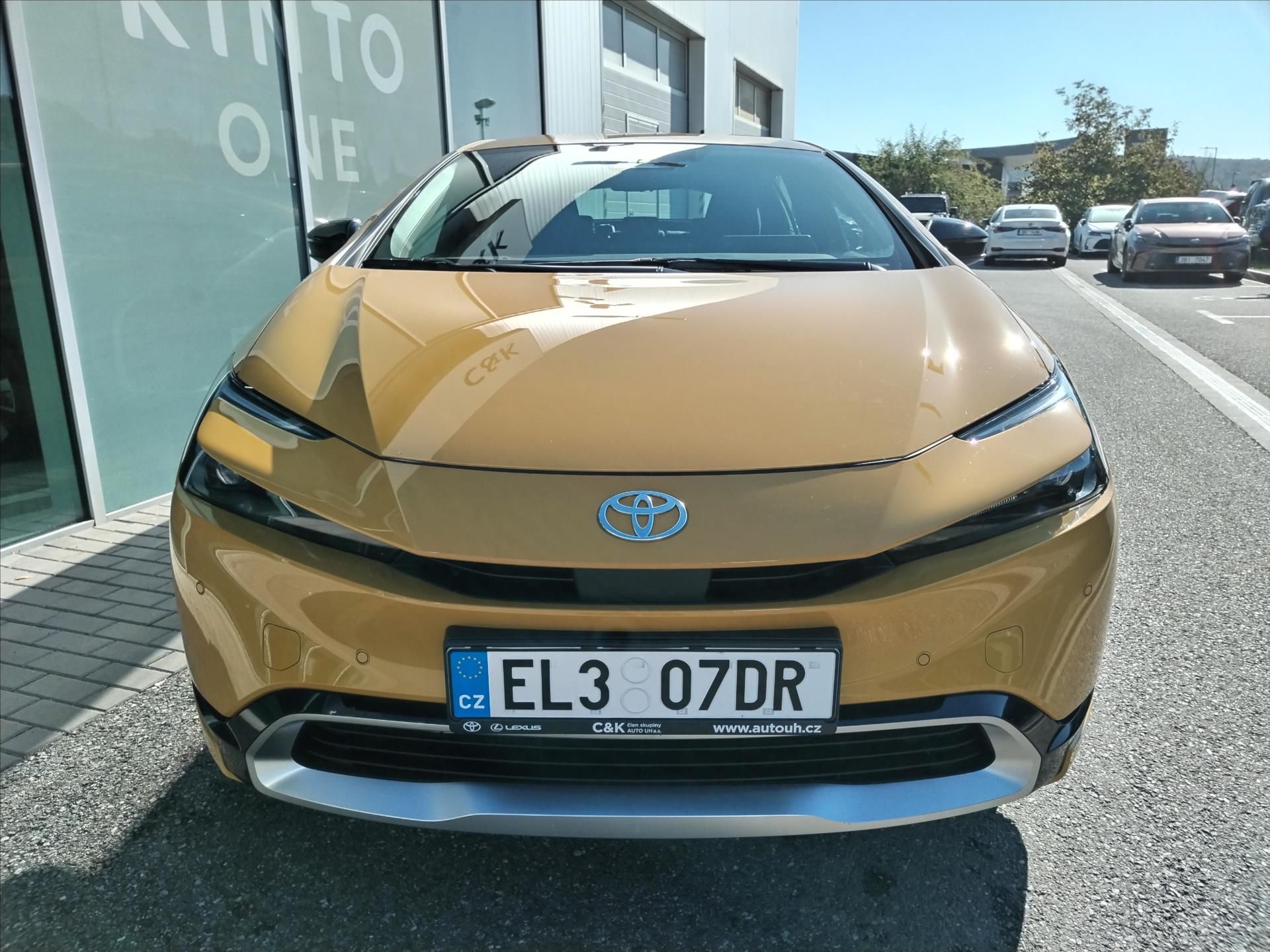 Toyota Prius, 2,0 PLUG-IN HYBRID e-CVT  164 - fotka 2