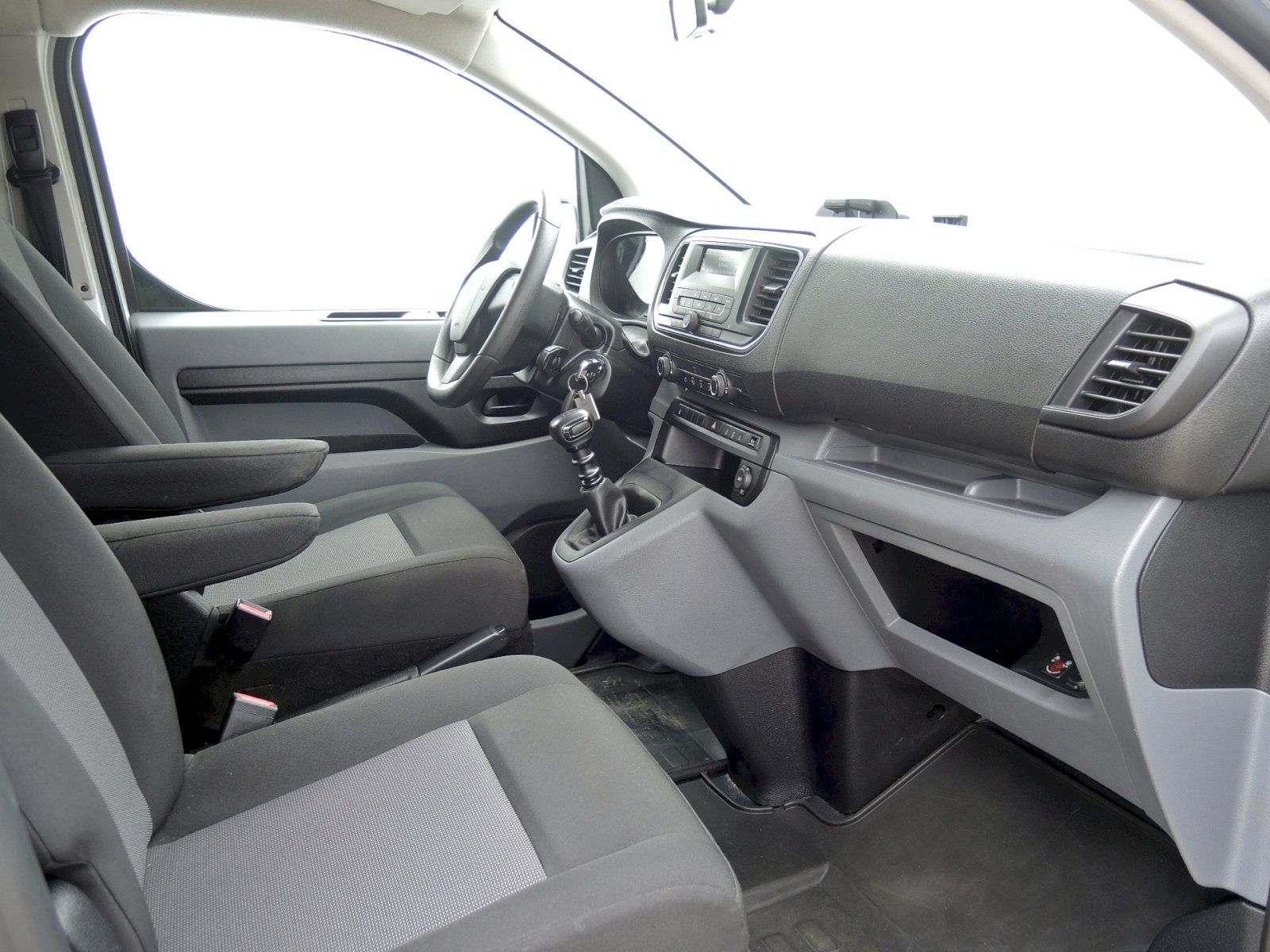 Peugeot Traveller, Expert 2.0 BlueHDi 150 S&S L3 - fotka 6