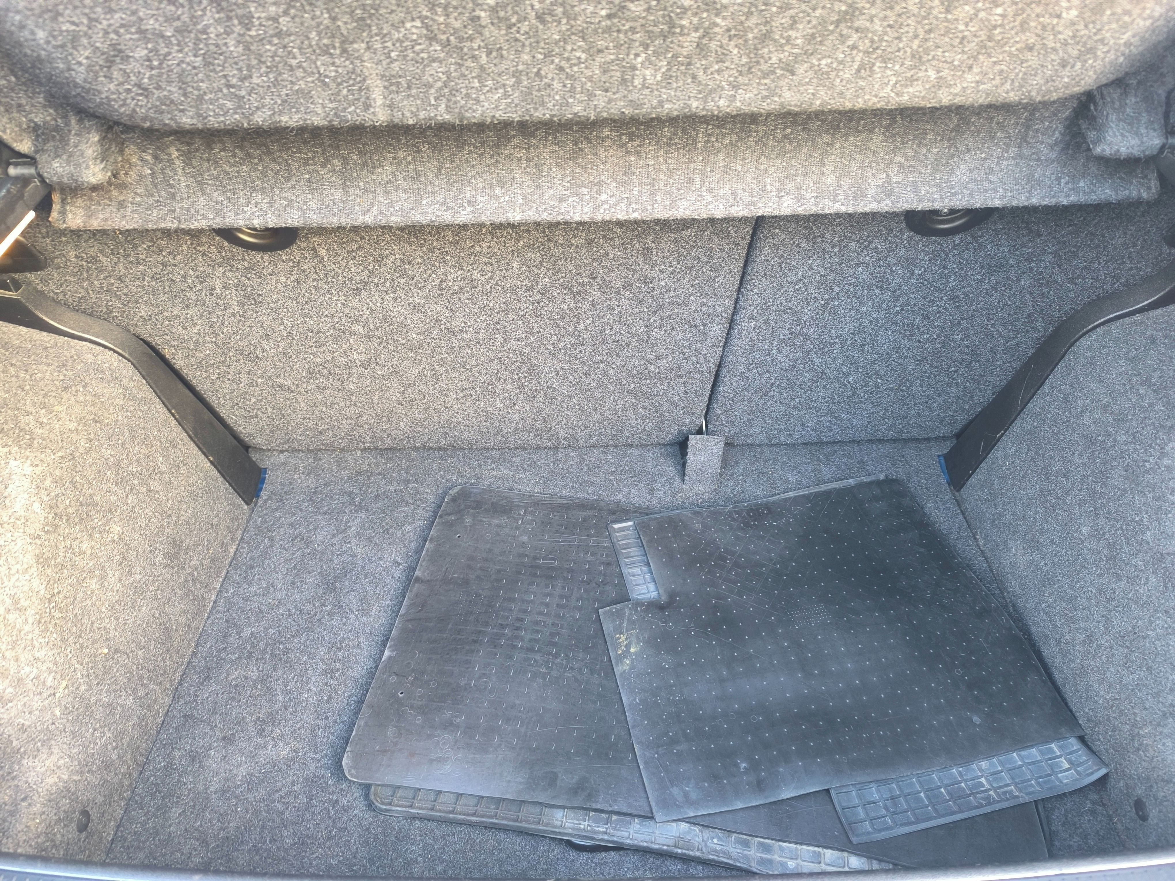 Fiat Punto, 1,4,SERVISKA,100TKM,1MAJ65LET - fotka 6