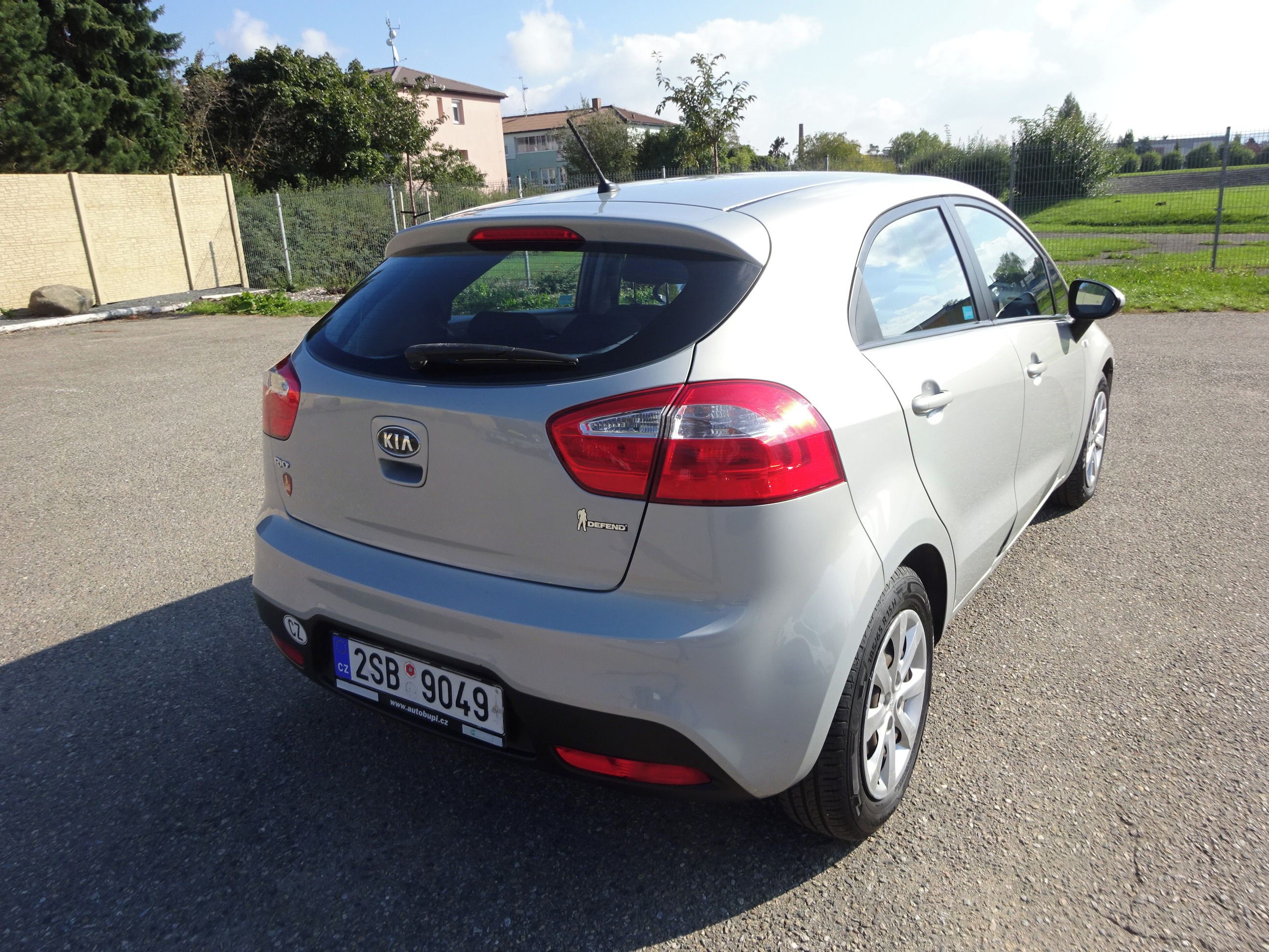 Kia Rio, 1.4i (80 KW) Koupeno v ČR - fotka 4