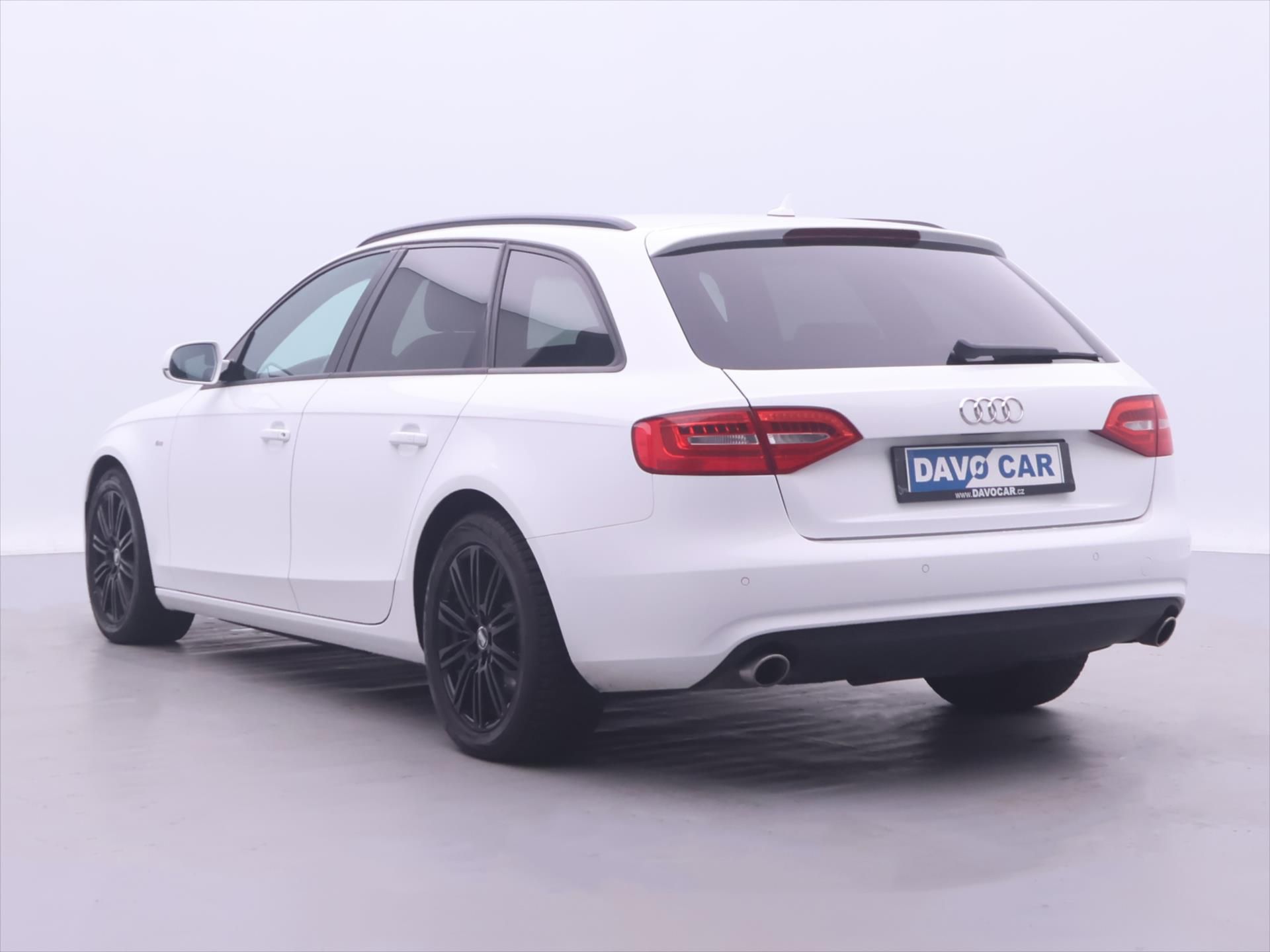 Audi A4, 3,0 TDI Aut. S-line quattro - fotka 5