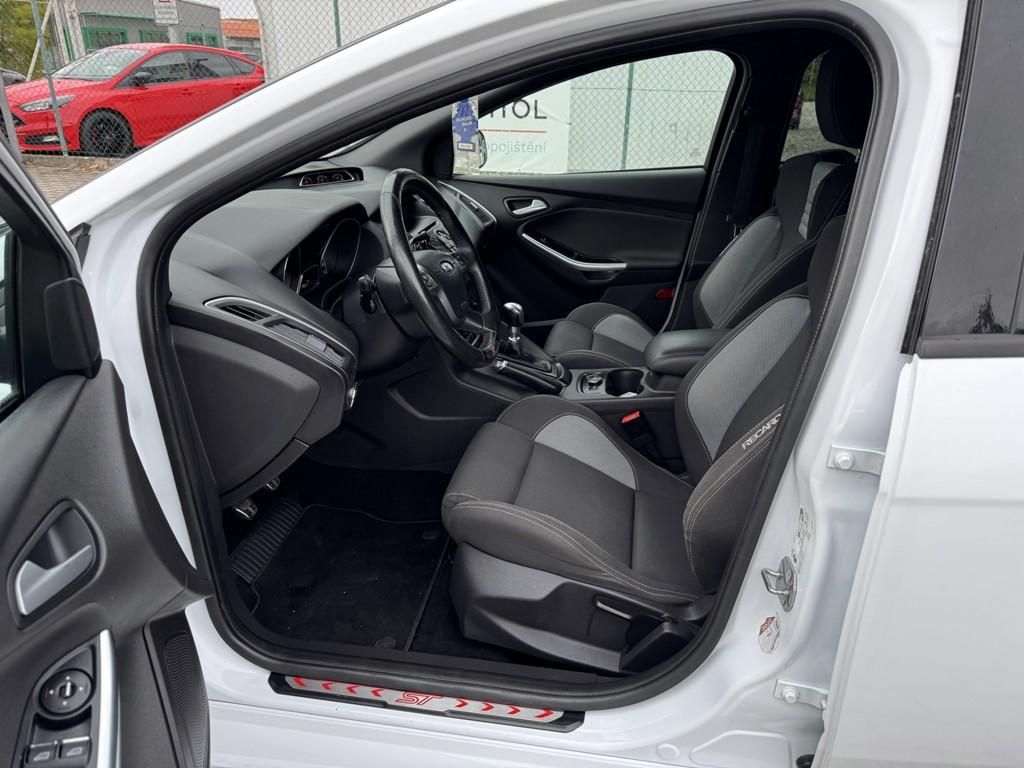 Ford Focus, ST 2.0 EB 184 kW nehavar. - fotka 6