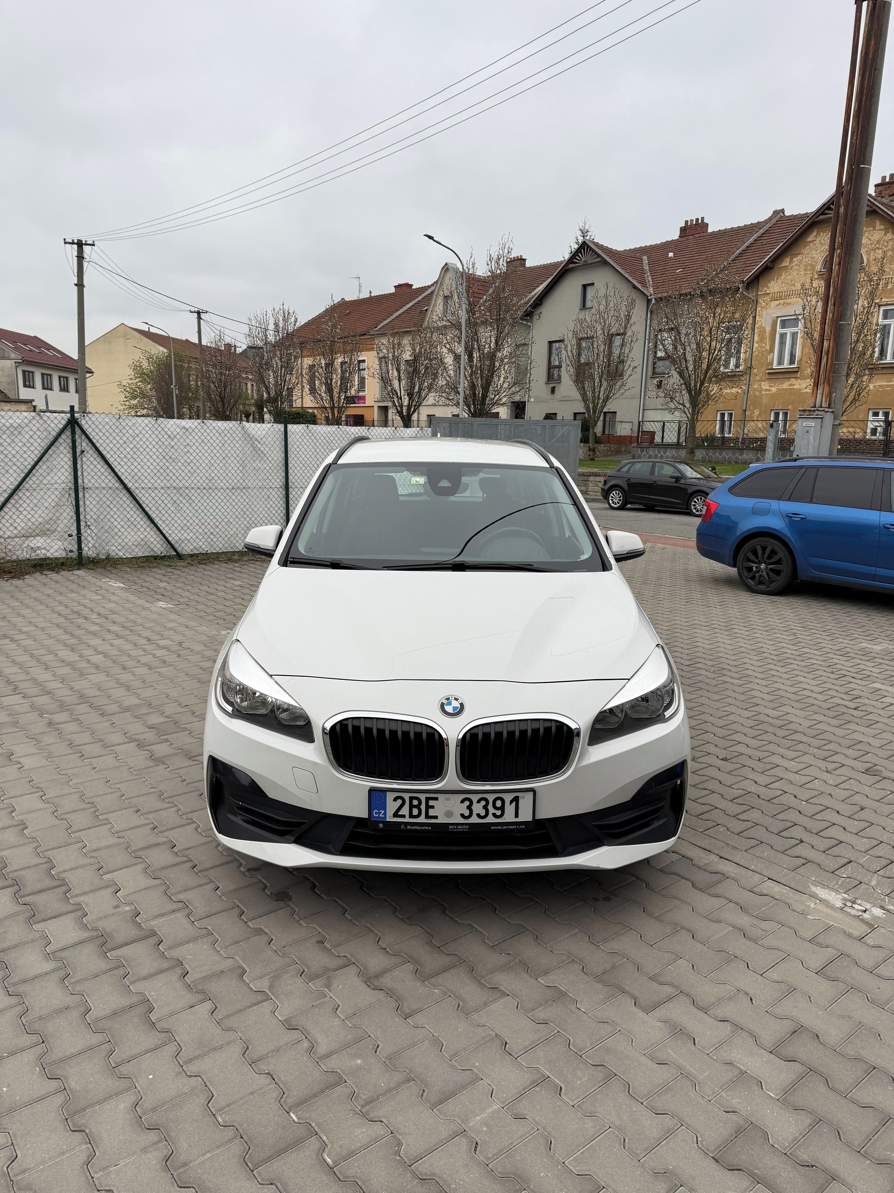 BMW Řada 2, BMW 218i Gran Tourer – 103 kW - fotka 2