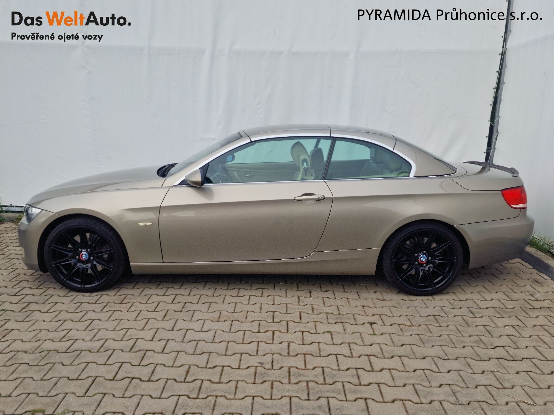 BMW Řada 3, 335i 225 kW e93 AT - fotka 3