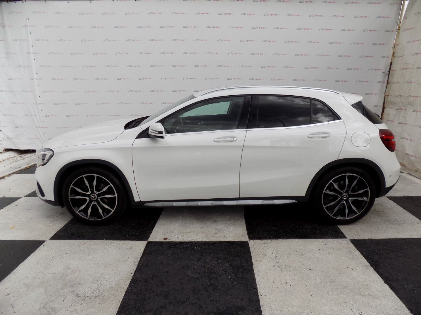 Mercedes-Benz GLA, 200/NAVI/Performance-LED/DPH/ - fotka 2