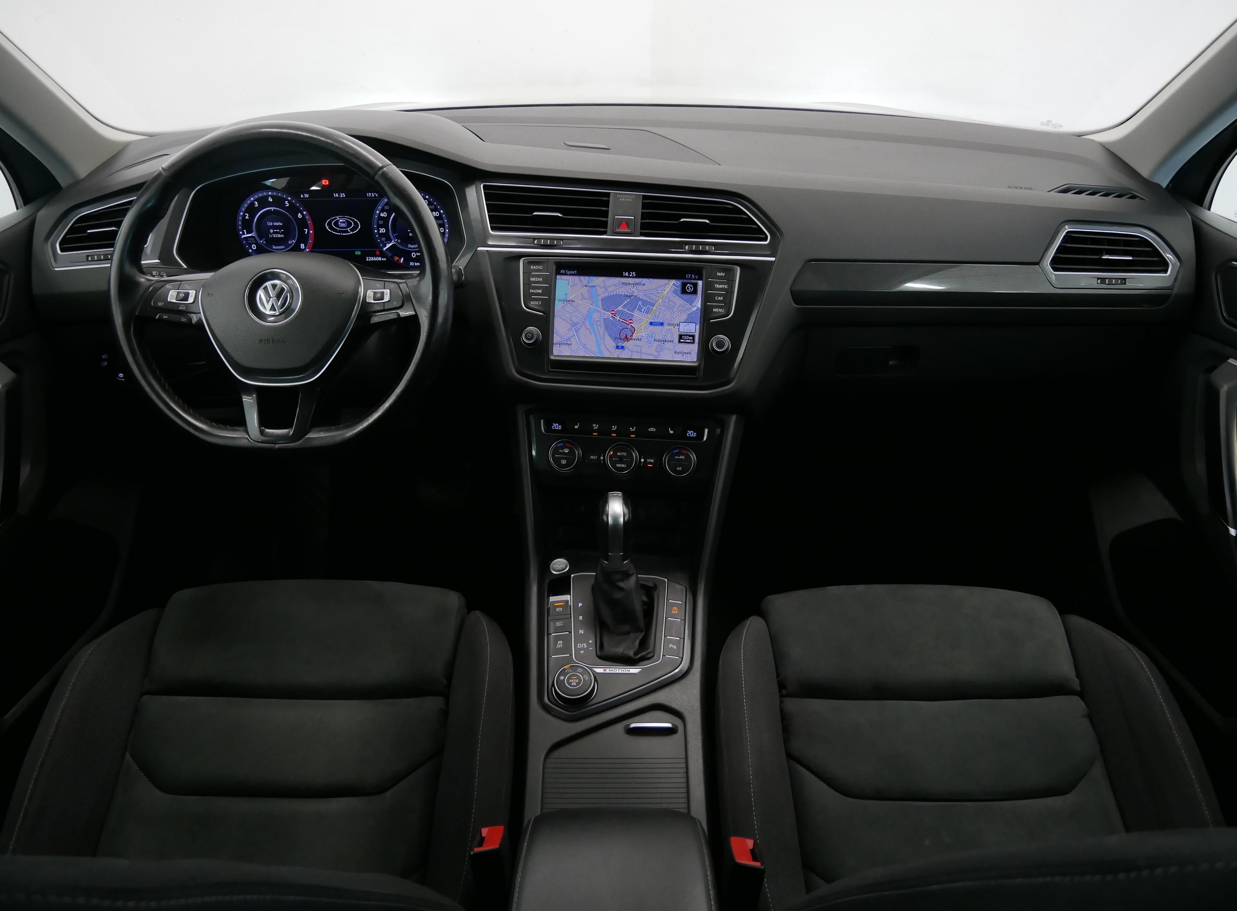 Volkswagen Tiguan, 2.0 TSI 162 kW DSG Highline - fotka 5