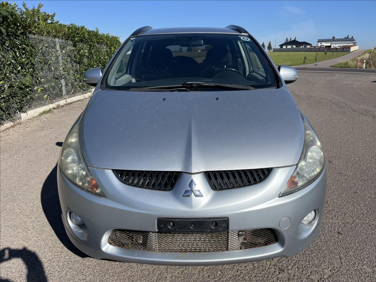 Mitsubishi Grandis, 2,0 Di-D 7.MÍST KLIMA 2x KOLA - fotka 2