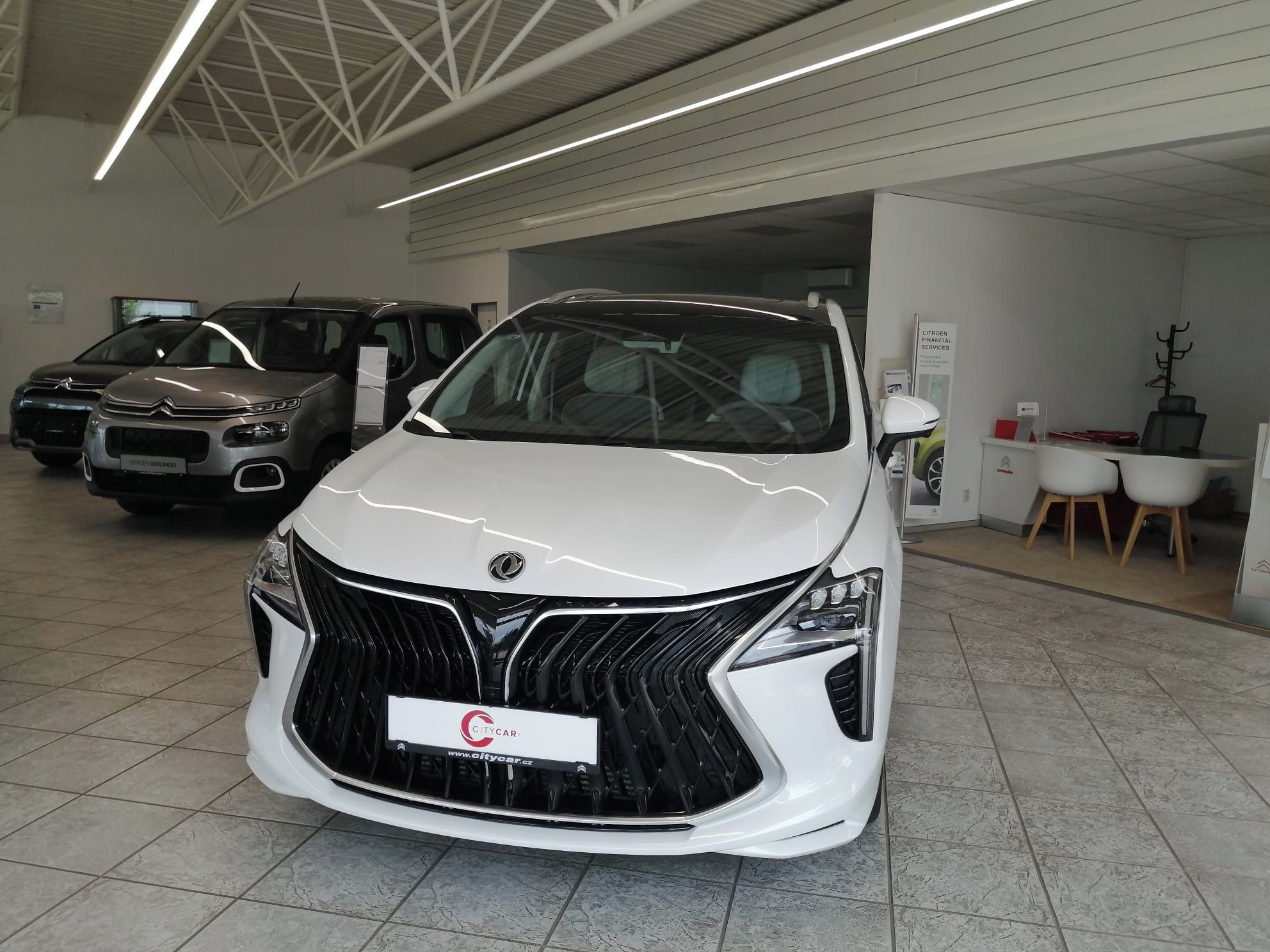 Dongfeng U-Tour, EXCLUSIVE