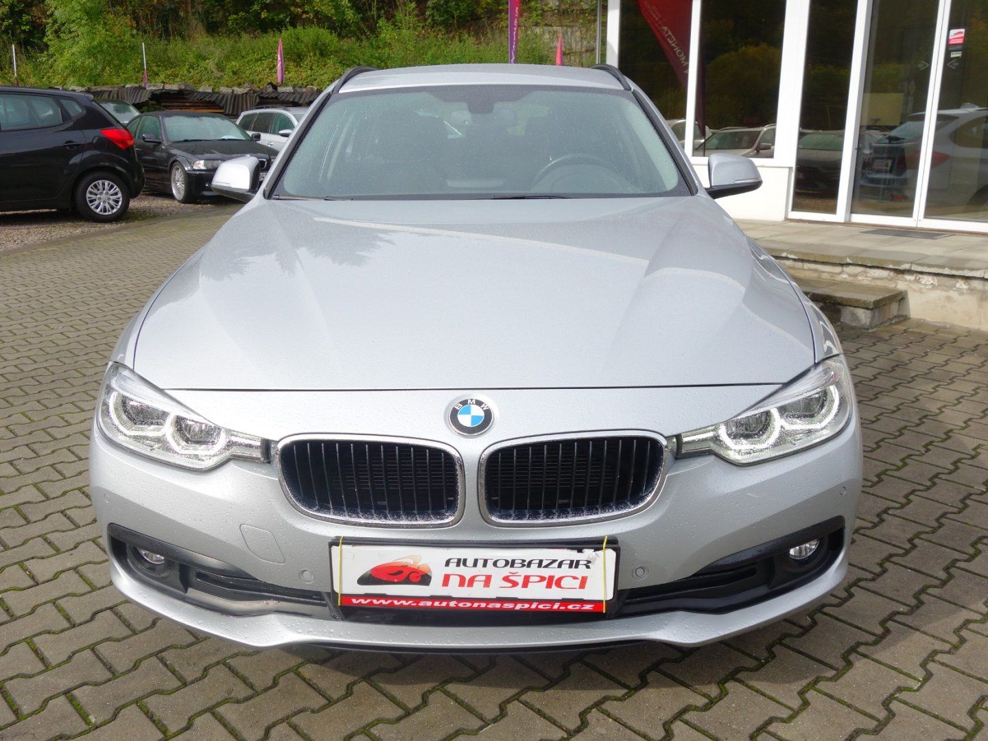 BMW Řada 3, 318d 110kW -FULL LED-DPH - fotka 3
