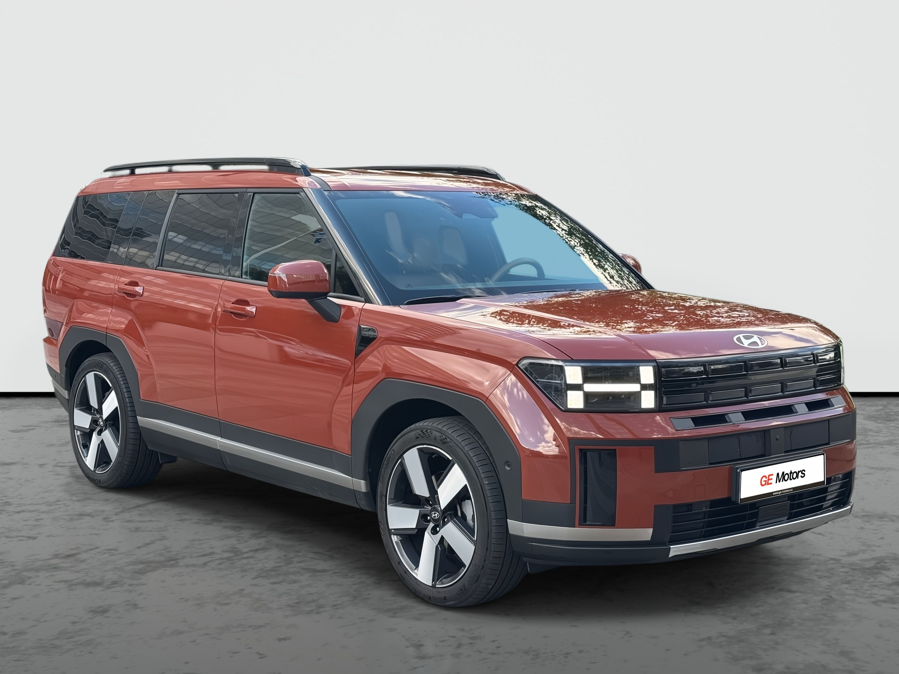 Hyundai Santa Fe, STYLE 1,6 TGDI HEV 7m 4x4 ČR - fotka 3