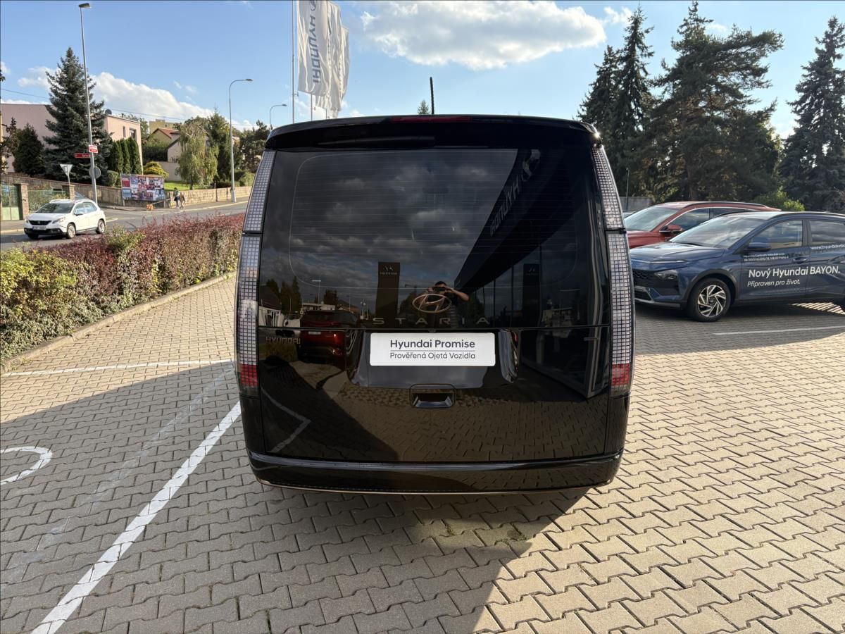 Hyundai Staria, 2,2 CRDi 4x4 aut  Luxury 7 mís - fotka 4