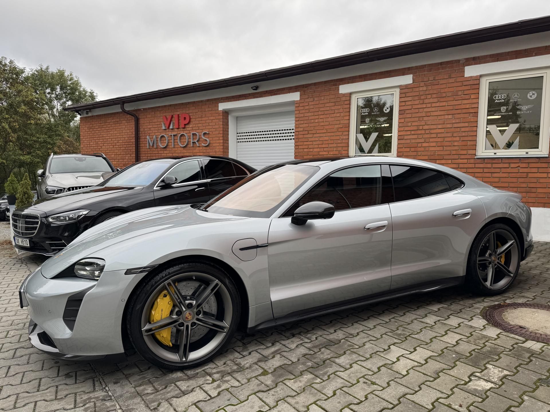 Porsche Taycan, TURBO S-CARBON-MASÁŽE-BURMESTE - fotka 2