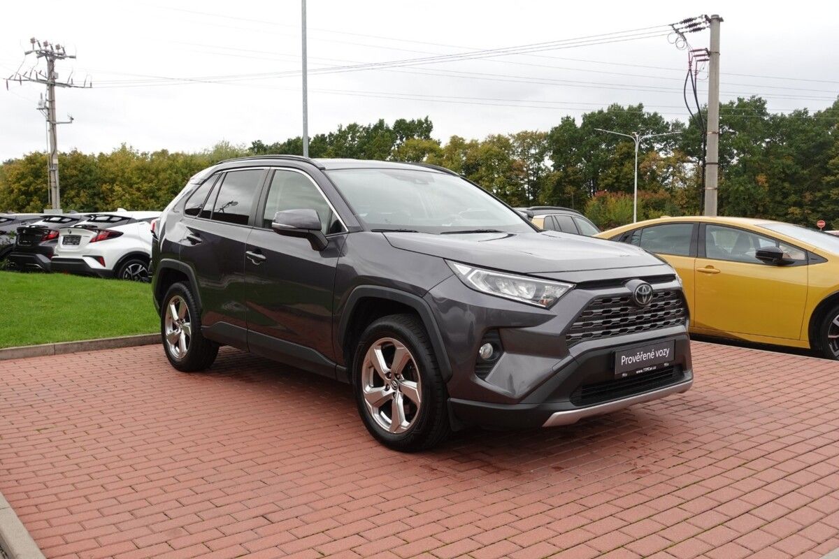 Toyota Rav4, ZLEVNĚNO 2,0i A/T 2WD Comfort - fotka 3