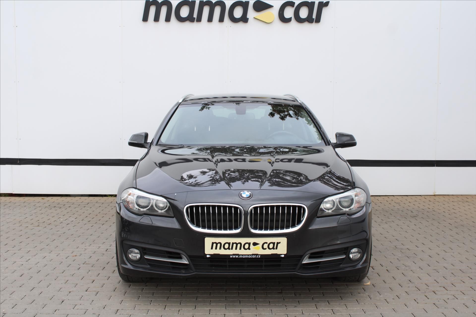 BMW Řada 5, 530d xDrive NAVI SERVIS.KN. ČR - fotka 2