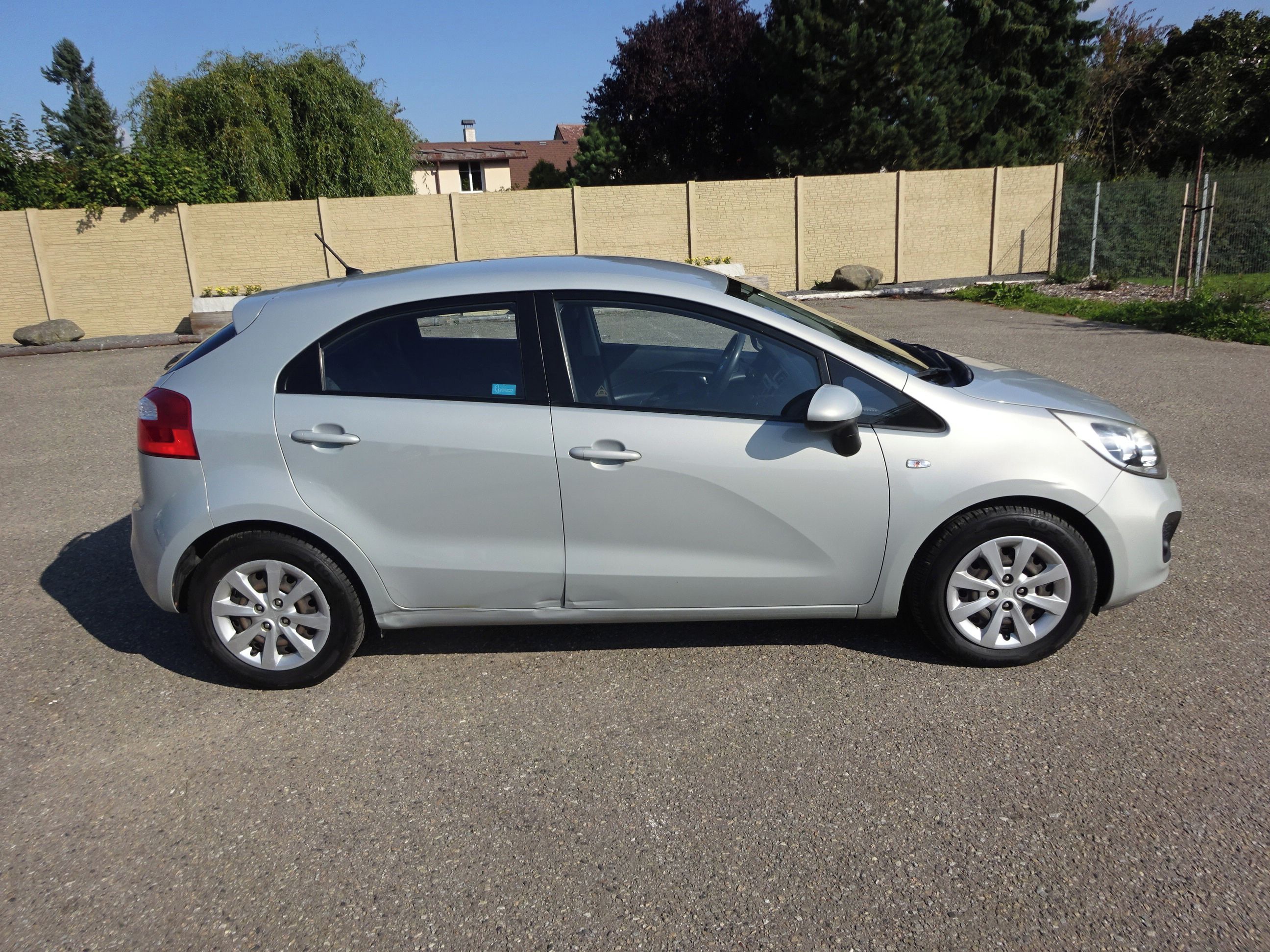 Kia Rio, 1.4i (80 KW) Koupeno v ČR - fotka 3