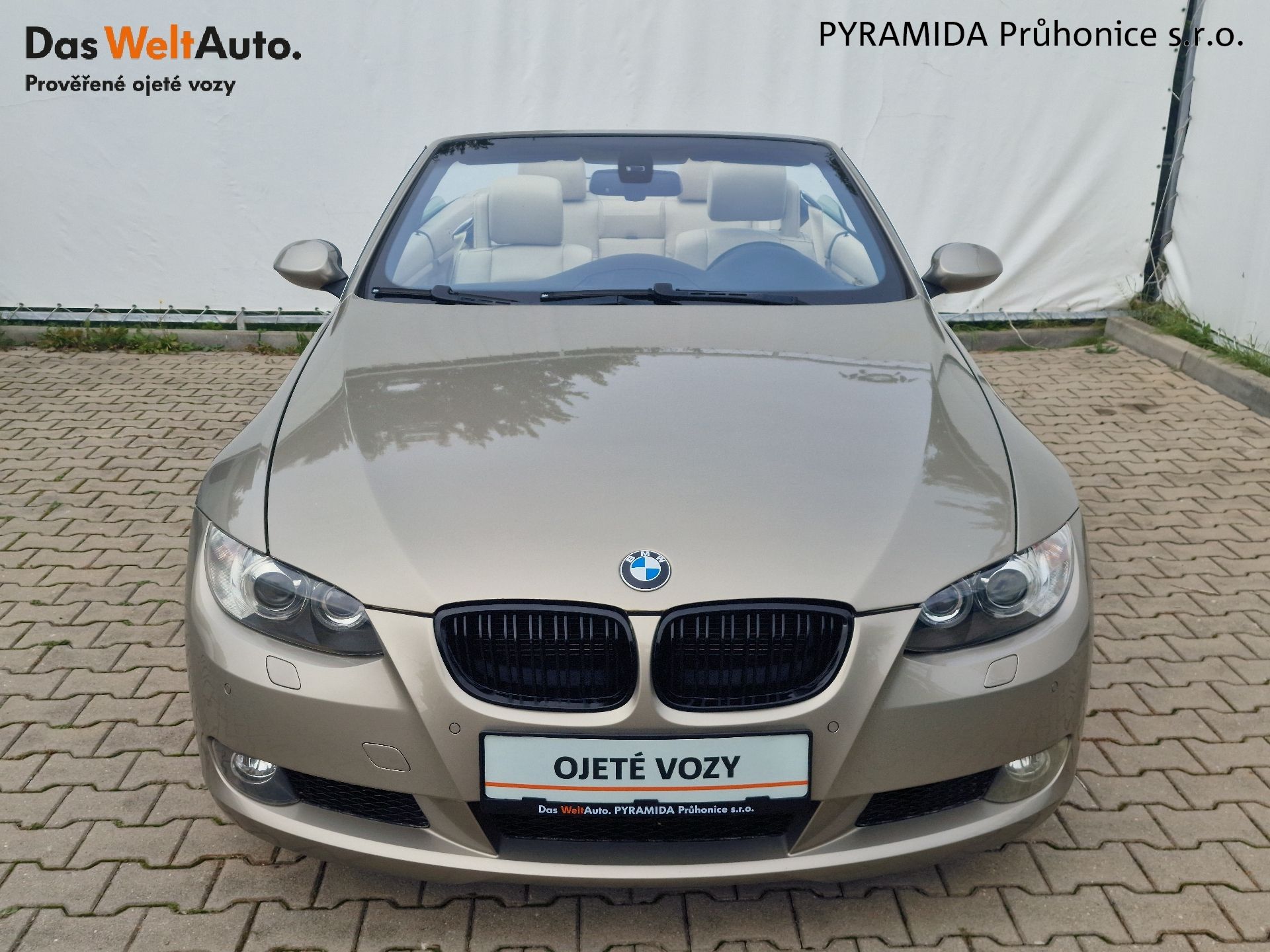 BMW Řada 3, 335i 225 kW e93 AT - fotka 4