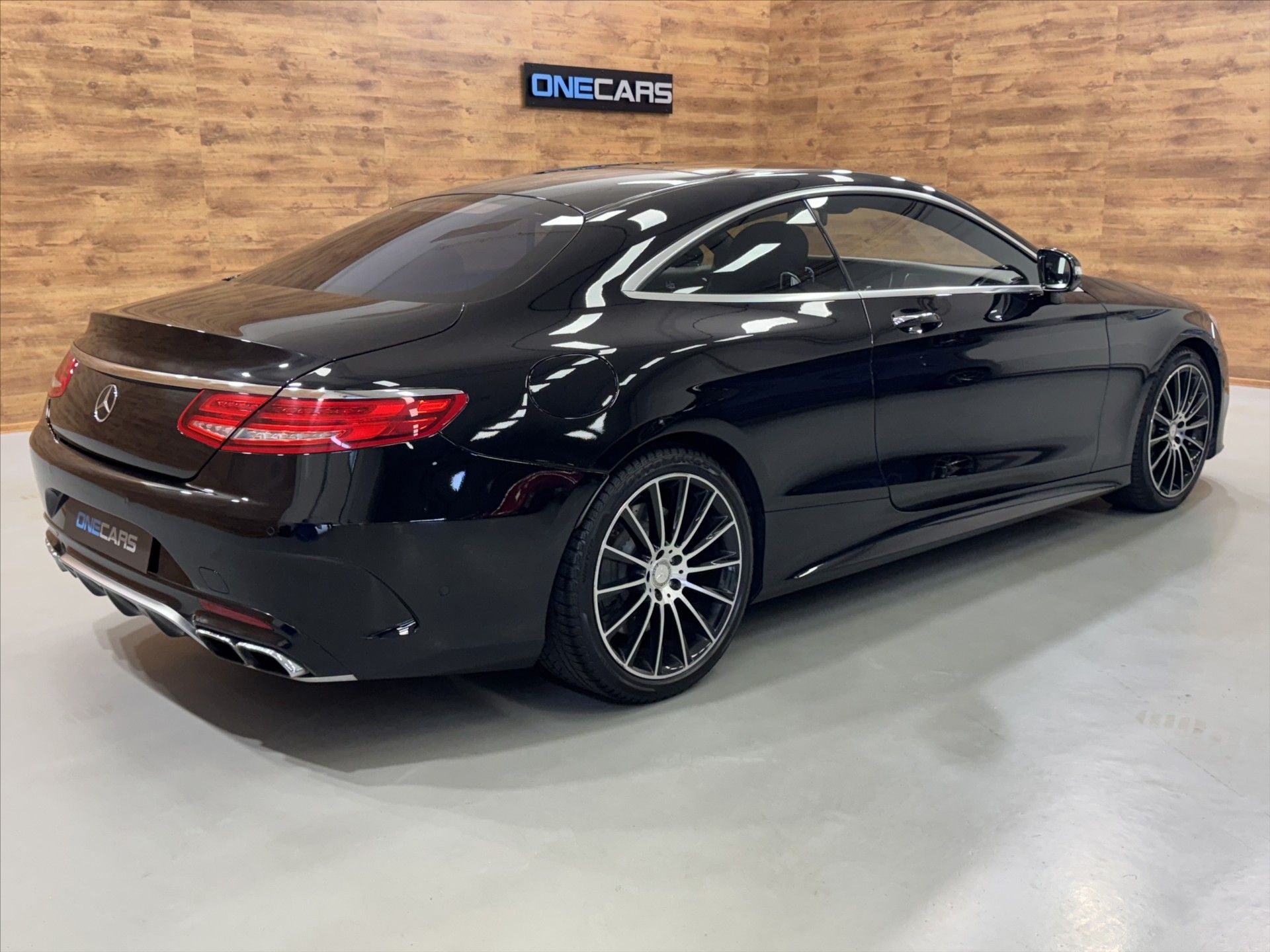 Mercedes-Benz Třídy S, 500 4M AMG MASÁŽE ILS - fotka 3