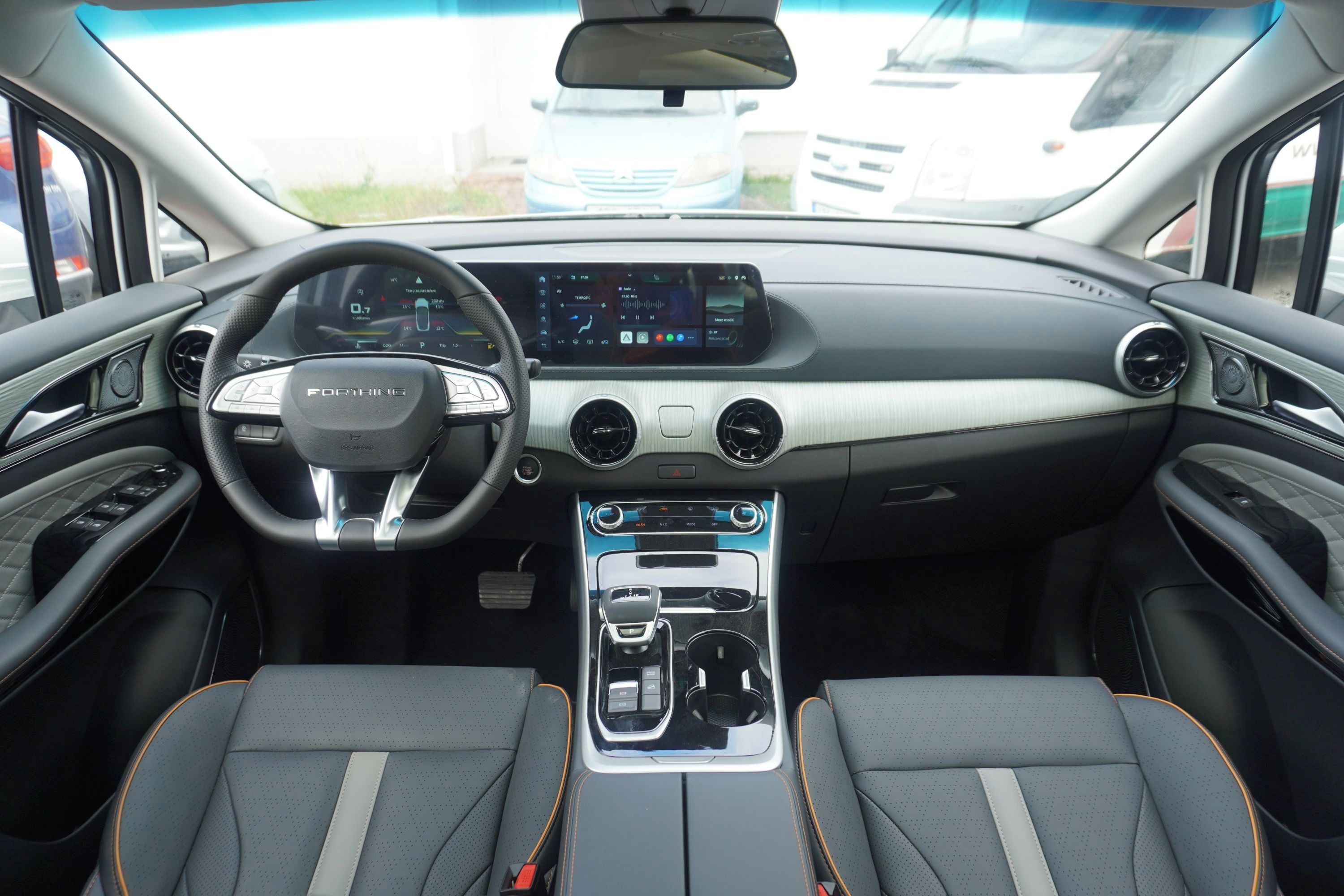 Dongfeng U-Tour, Exclusive FR 7míst - fotka 5