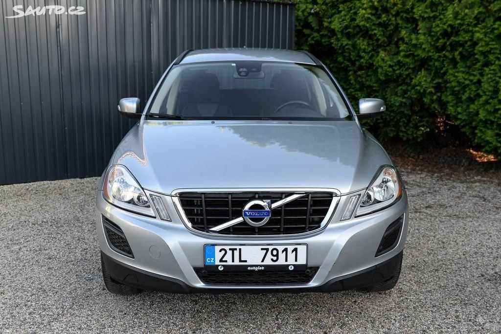 Volvo XC60, 2.4 D3 MANUÁL - fotka 6