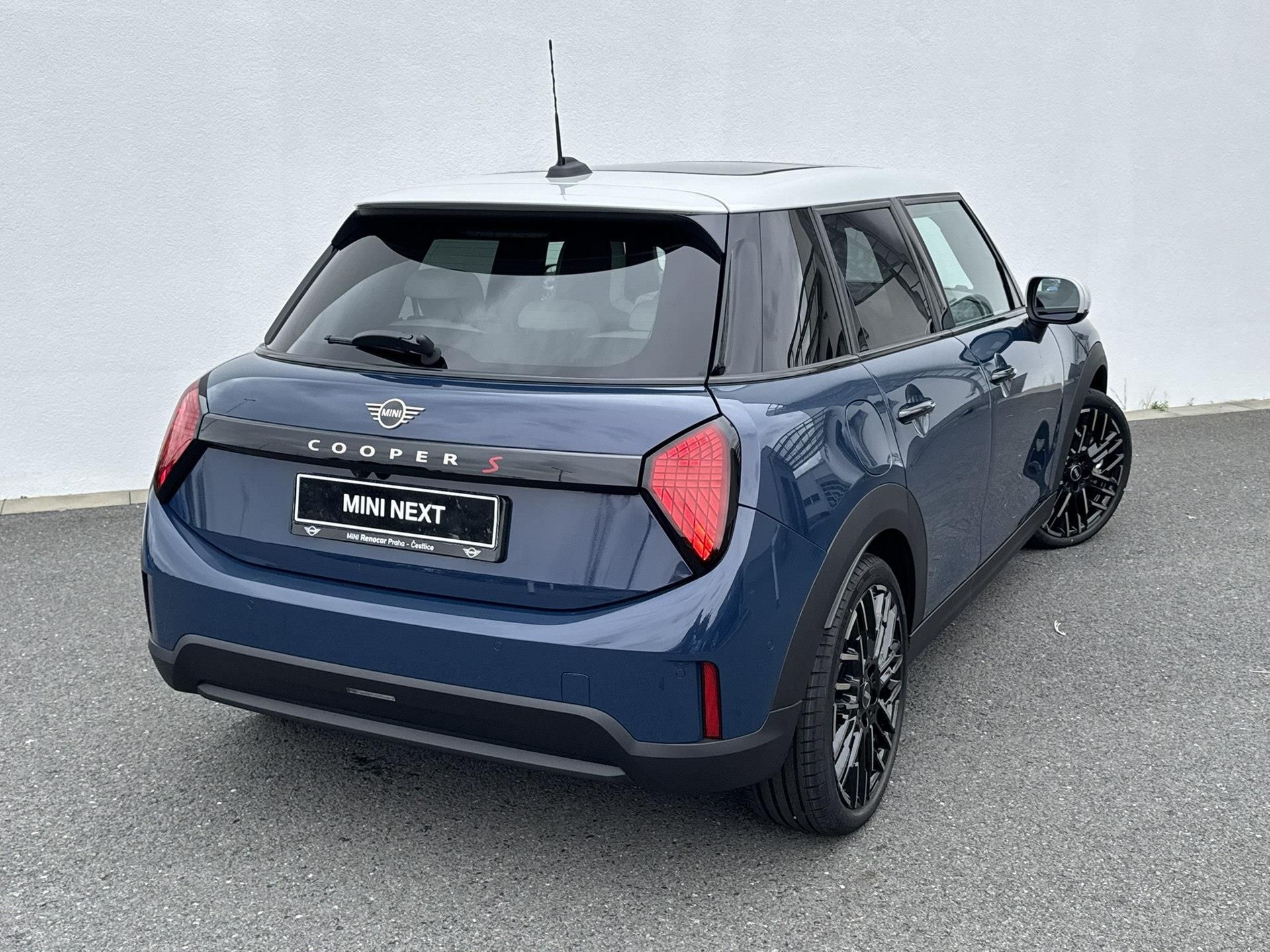 Mini Cooper, MINI 5 door (F65) S - fotka 2