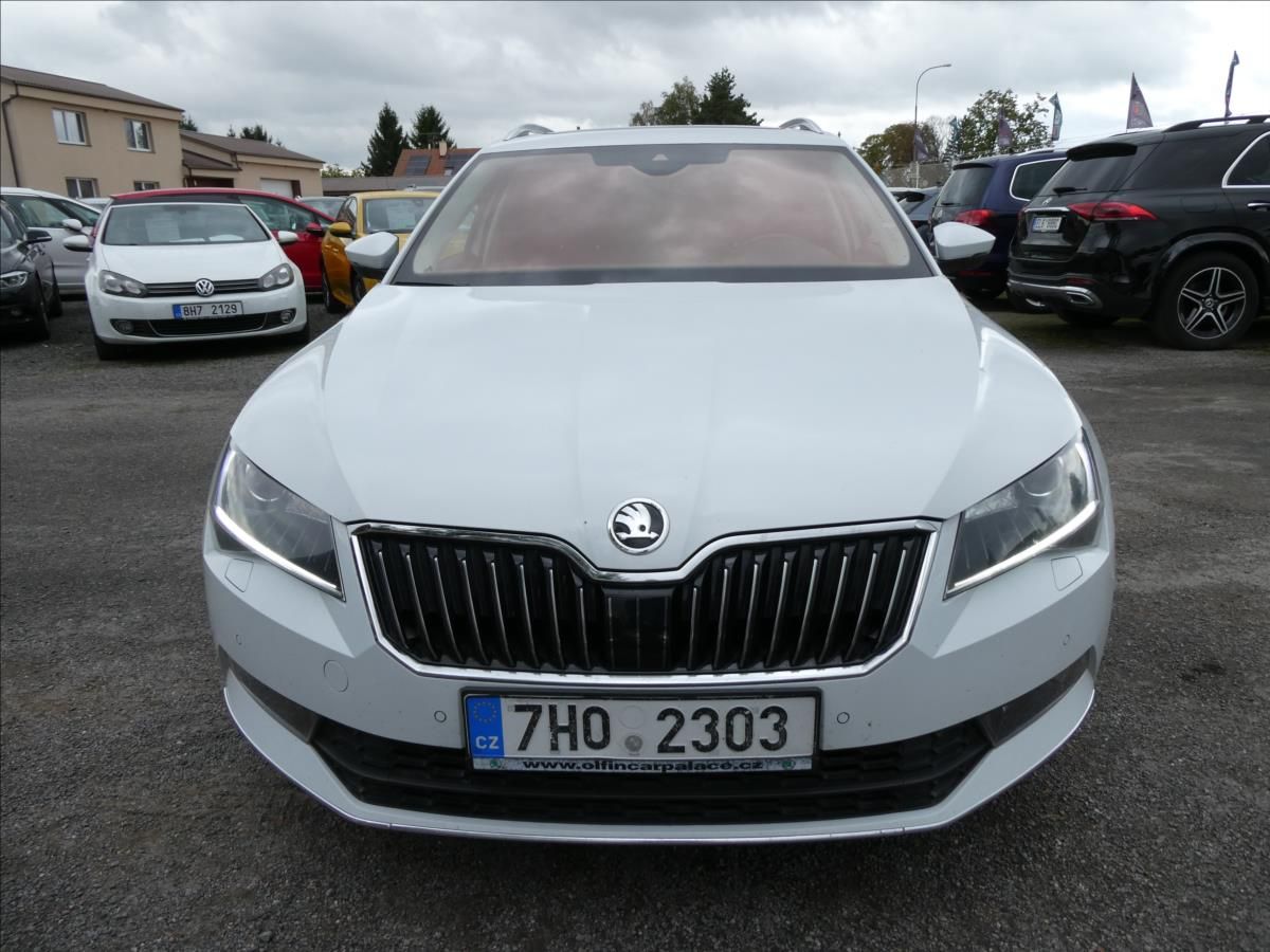 Škoda Superb, 2,0 TDI 140kW 4x4 L&K DSG - fotka 2