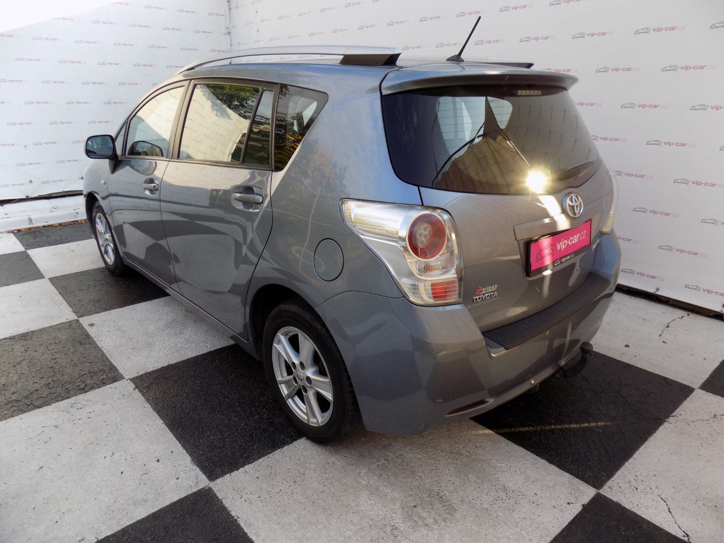 Toyota Verso, 2.0 D-4D/1.Maj.ČR/keyless-go/ - fotka 3