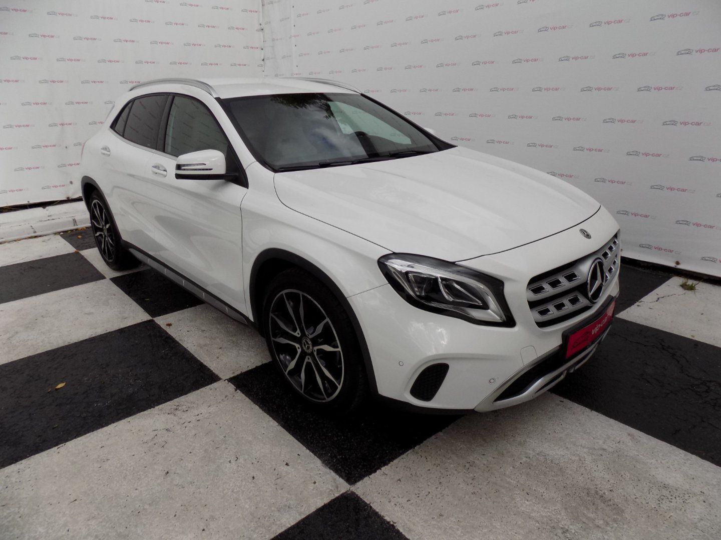 Mercedes-Benz GLA, 200/NAVI/Performance-LED/DPH/ - fotka 5