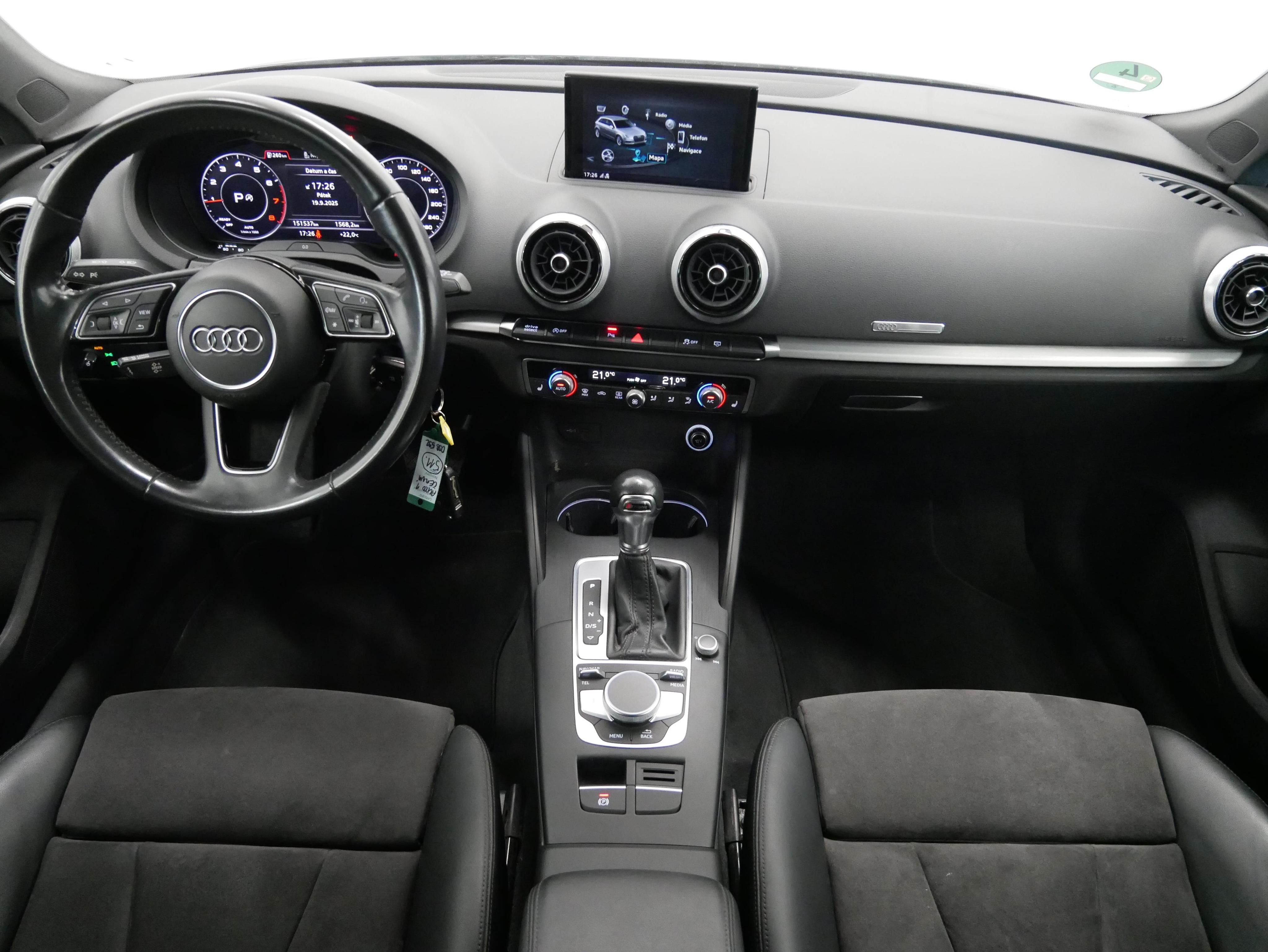 Audi A3, 1.5 TFSI 110 kW Sport - fotka 5