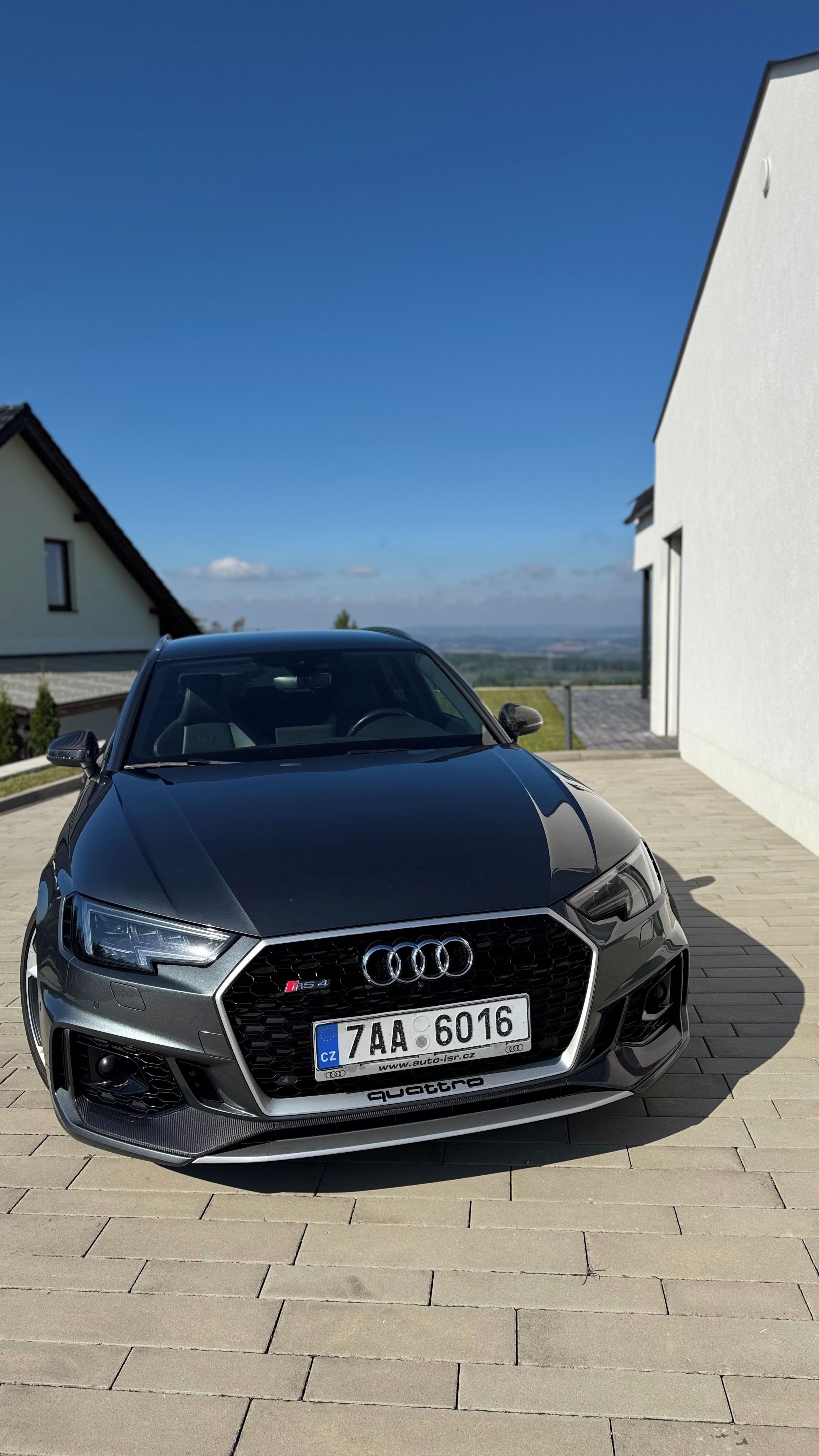 Audi RS4, AUDI RS4 MAX výbava, KARBON!!