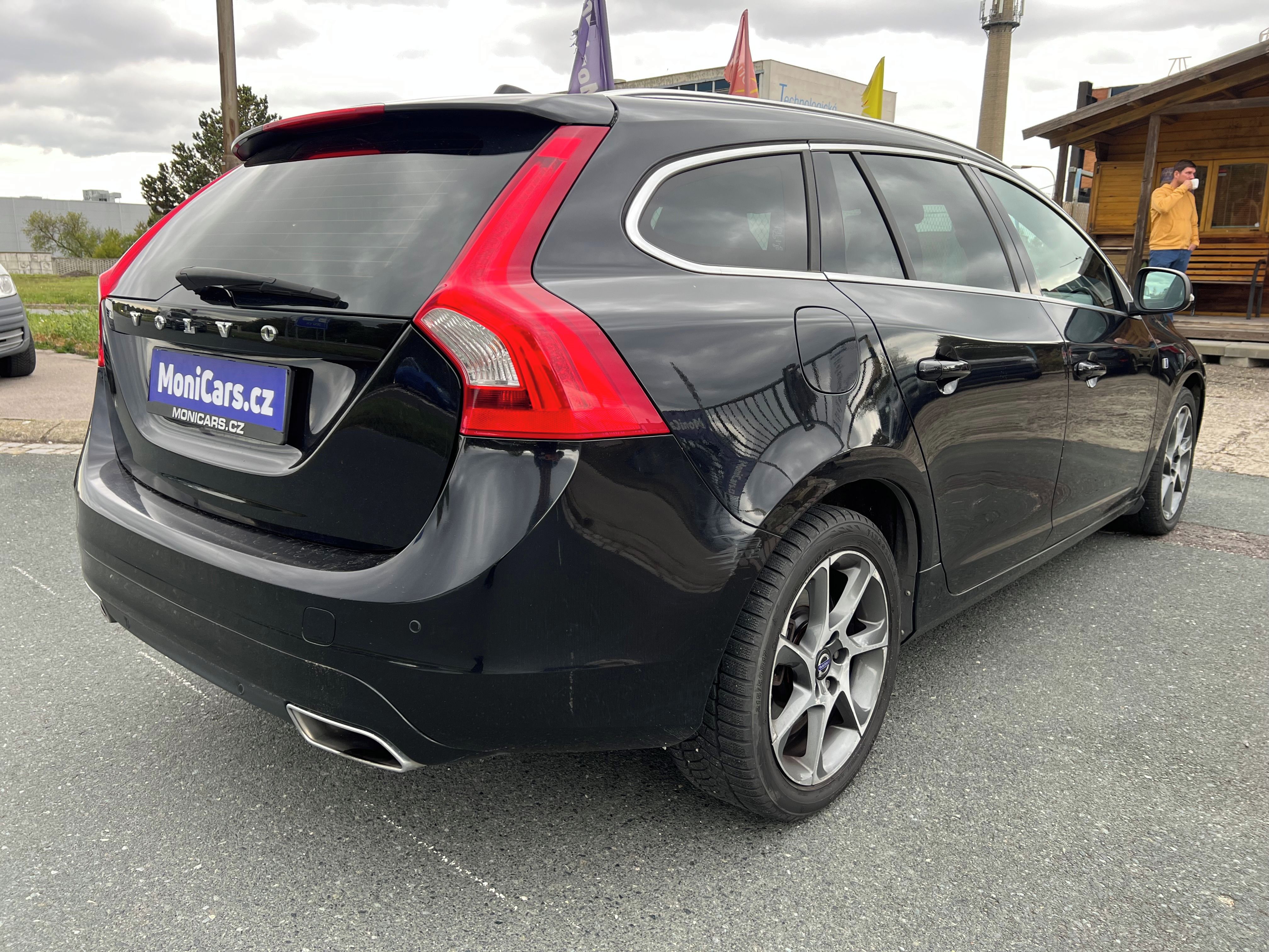 Volvo V60, 2.0 D4 133kW OCEAN RACE - fotka 5