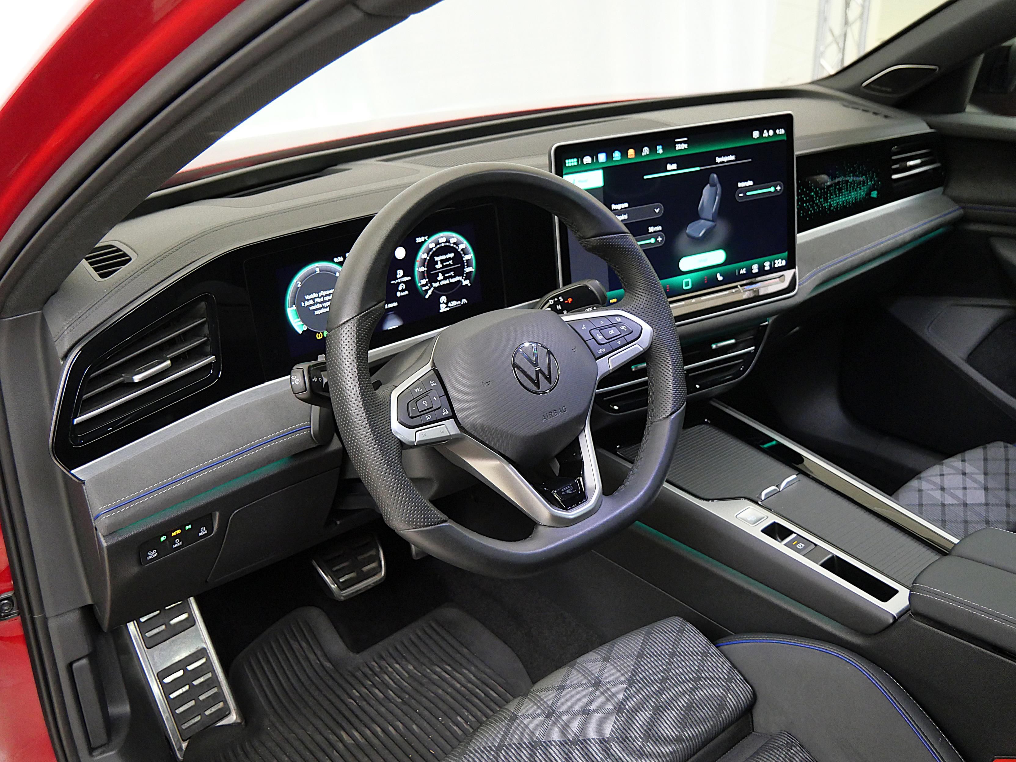 Volkswagen Passat, 2.0 TDI 110 kW DSG R-Line - fotka 5