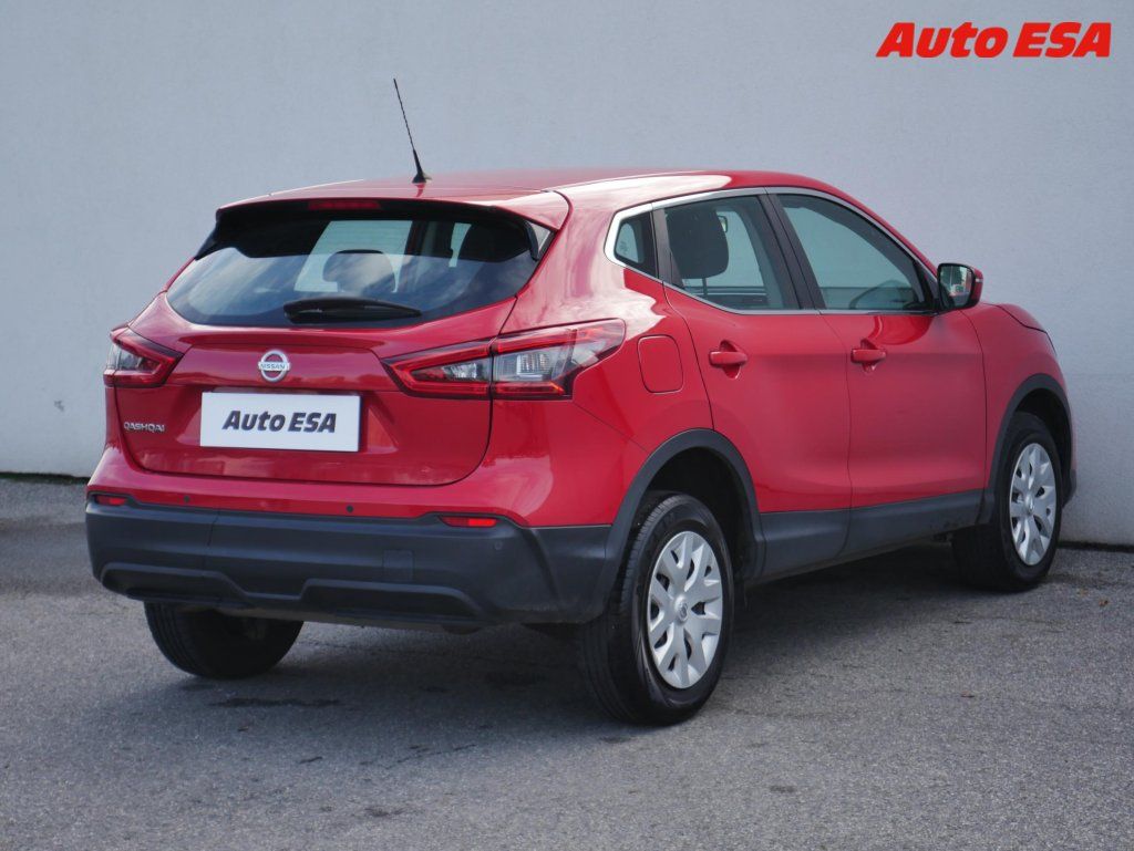 Nissan Qashqai, 1.3 DIG-T,ČR,AC,temp - fotka 4