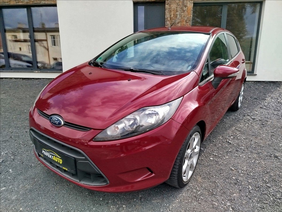 Ford Fiesta, 1,2 i 60 kW, HOT MAGENTA