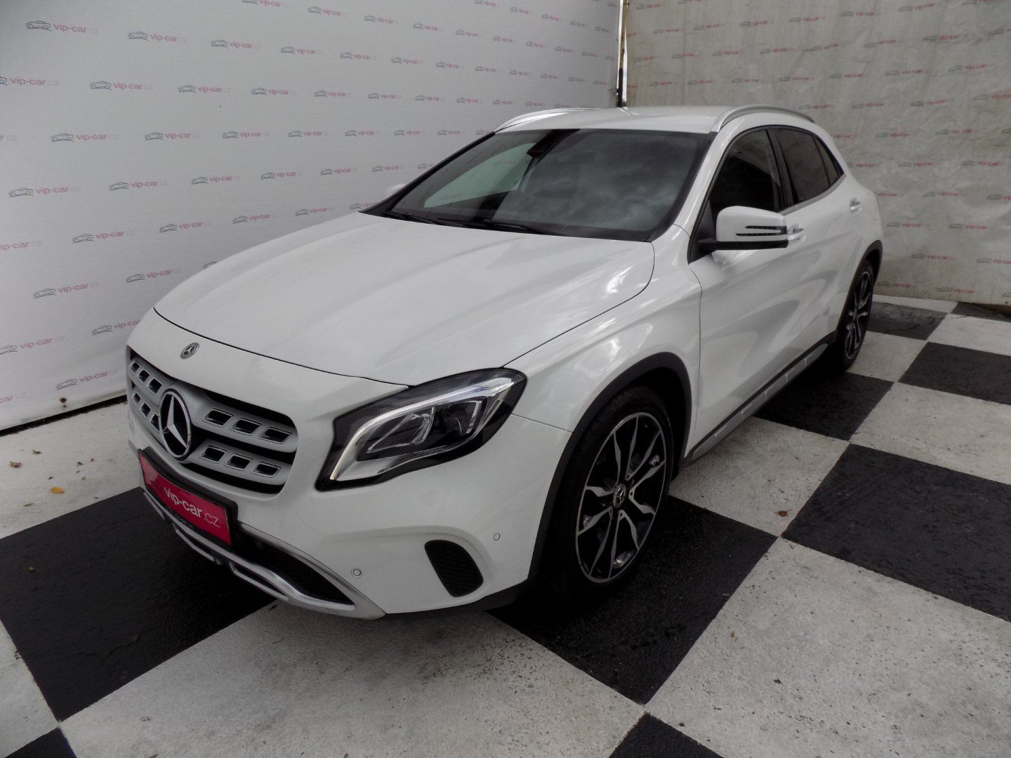 Mercedes-Benz GLA, 200/NAVI/Performance-LED/DPH/