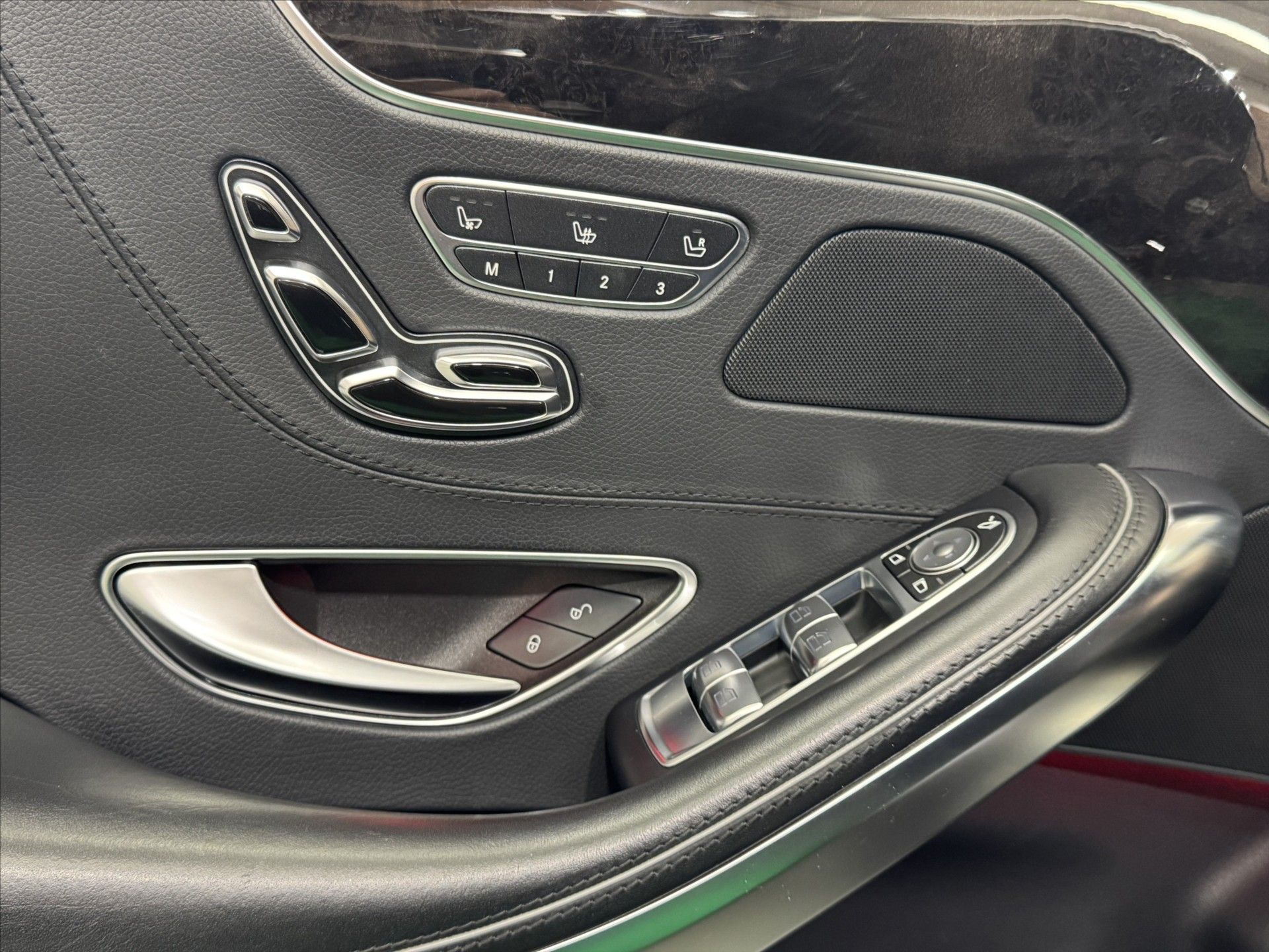 Mercedes-Benz Třídy S, 500 4M AMG MASÁŽE ILS - fotka 5