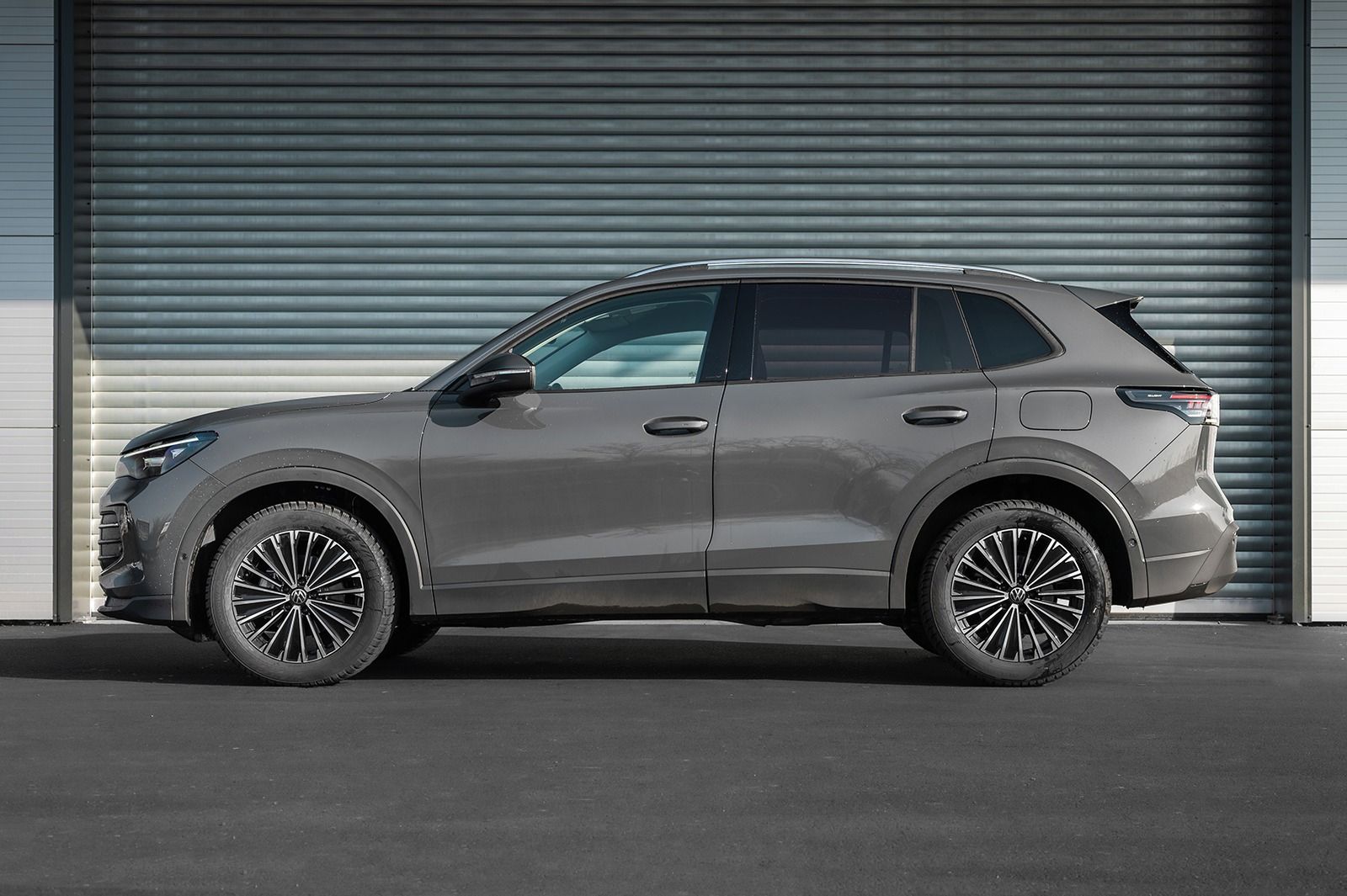 Volkswagen Tiguan, 1,5 eTSI People 5let záruka - fotka 3