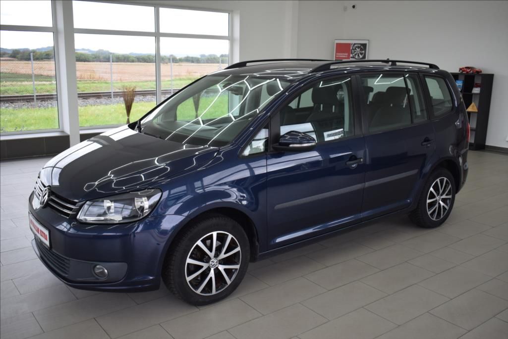 Volkswagen Touran, 1,6 TDi, 7-míst,NAVI,1.maj.,