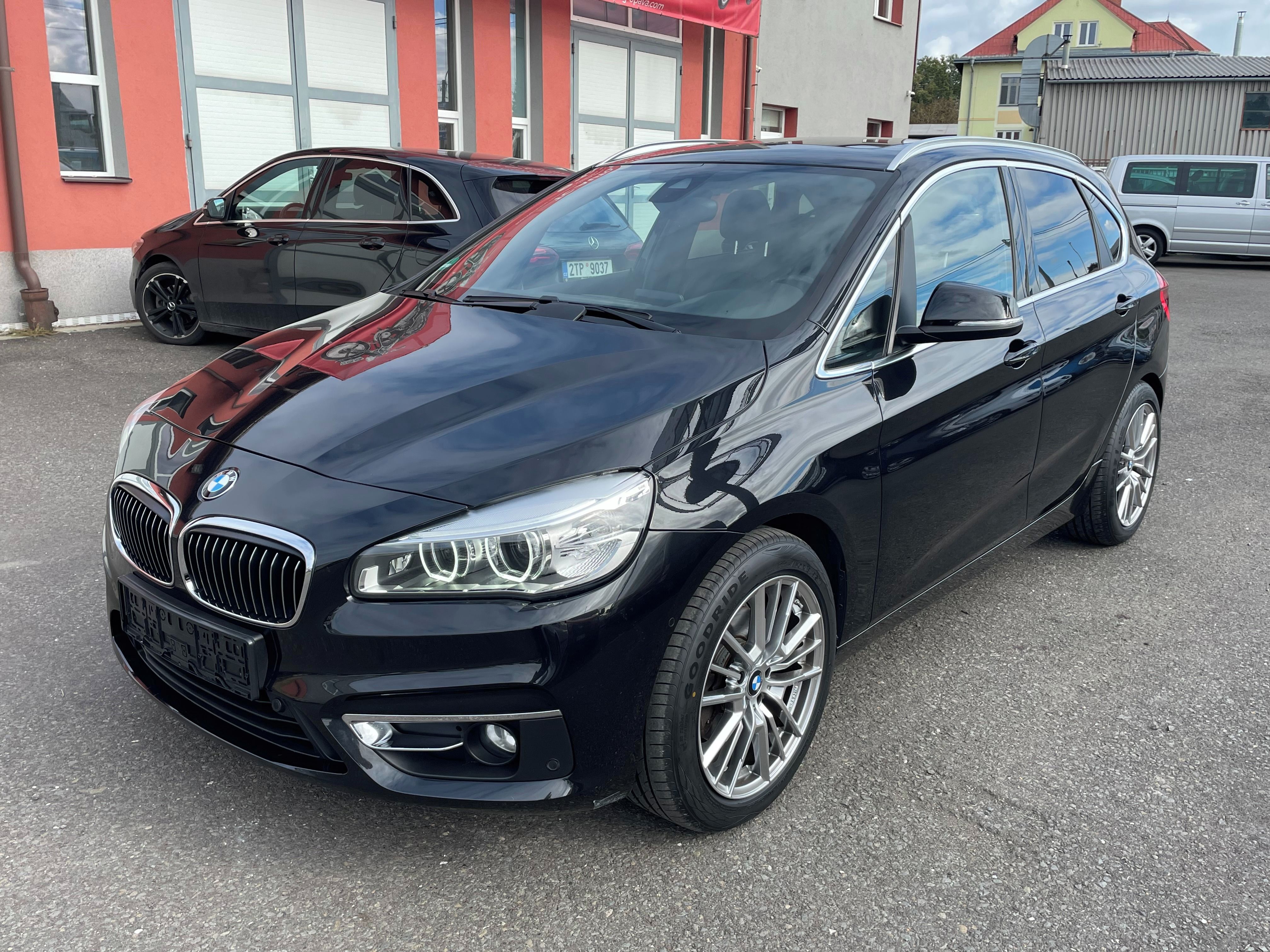 BMW Řada 2, 220i 141kW Luxury Line