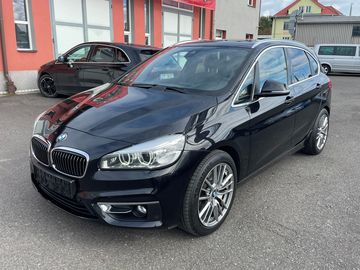 220i 141kW Luxury Line