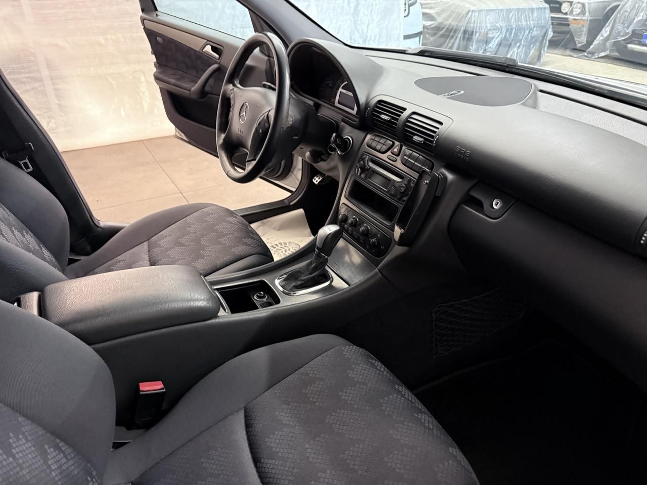 Mercedes-Benz Třídy C, C 30 AMG,AT, 1 MAJITEL ,TOP - fotka 2