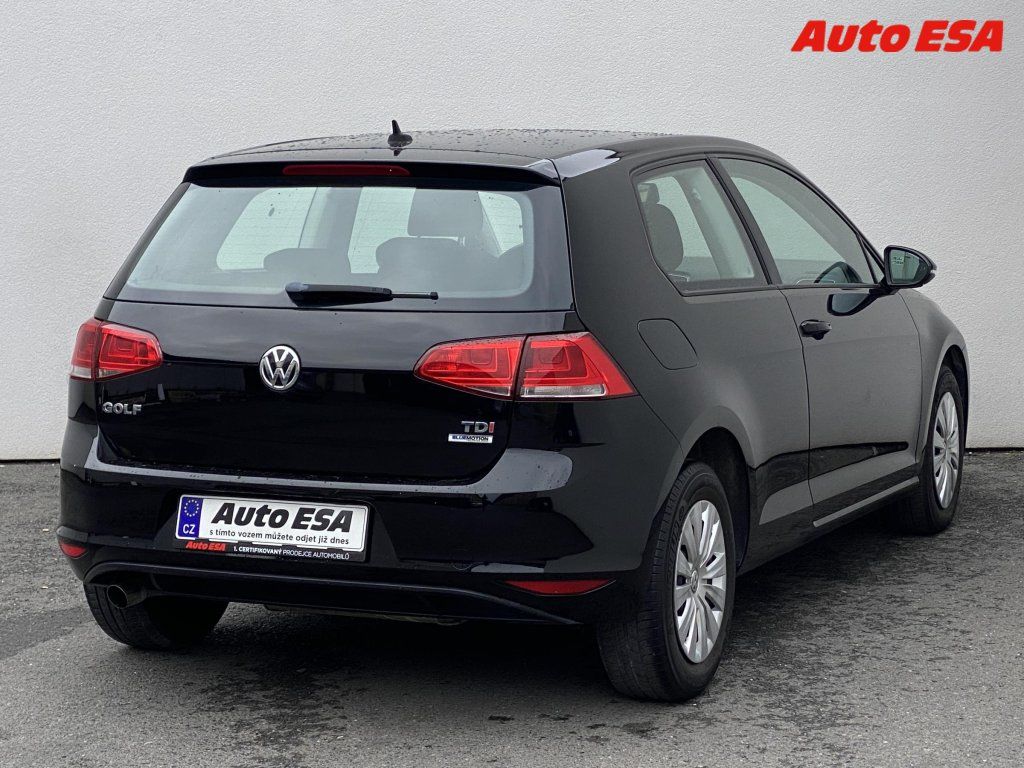 Volkswagen Golf, 1.6 TDi,Trendline,navi - fotka 4