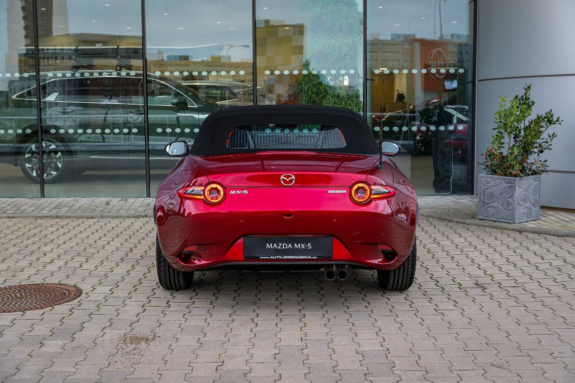 Mazda MX-5, ST 1.5L 132k 6MT Homura - fotka 4