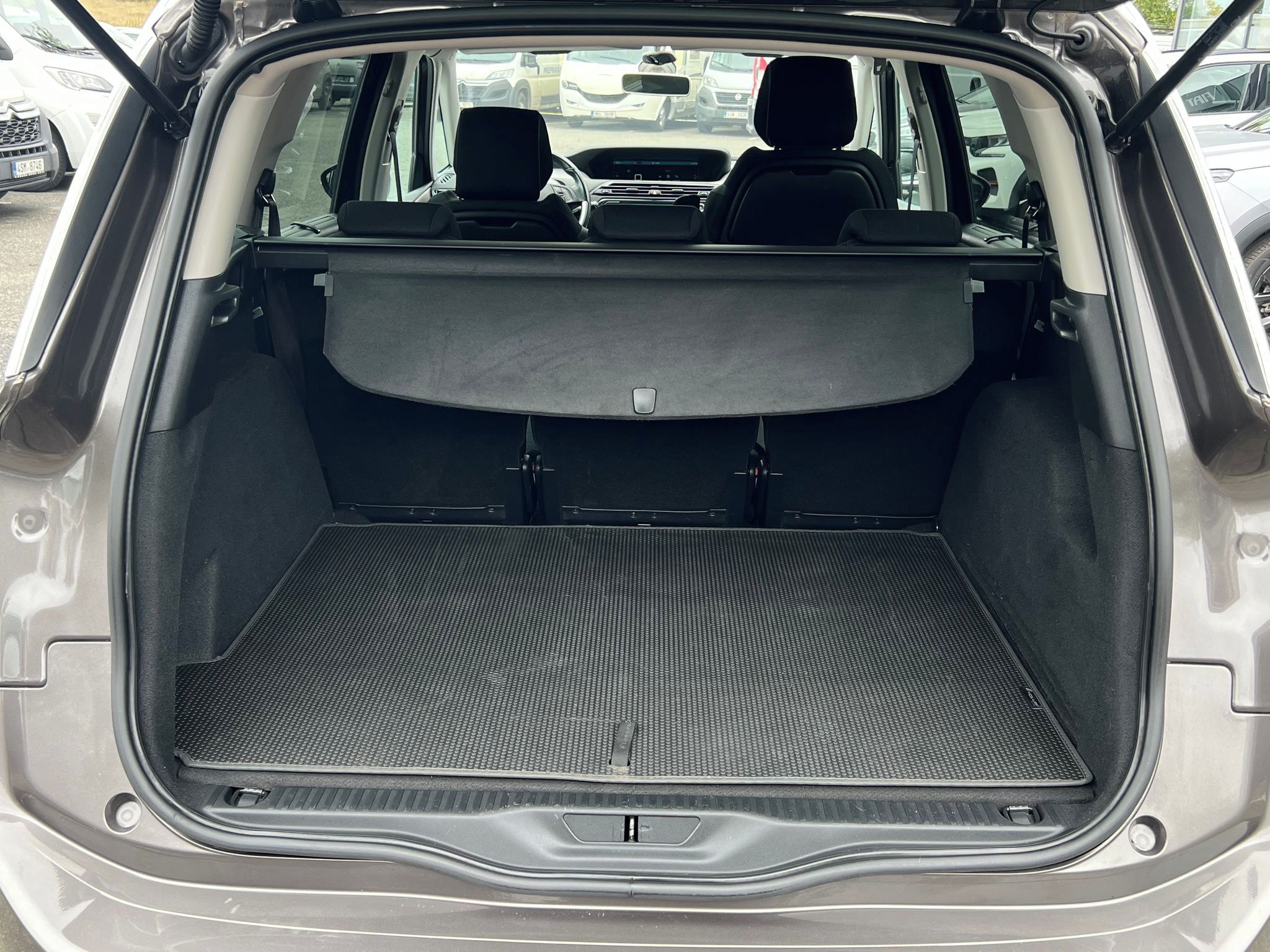 Citroën Grand C4 Picasso, 1.2 130k SERVIS ZÁRUKA KAMERA - fotka 6