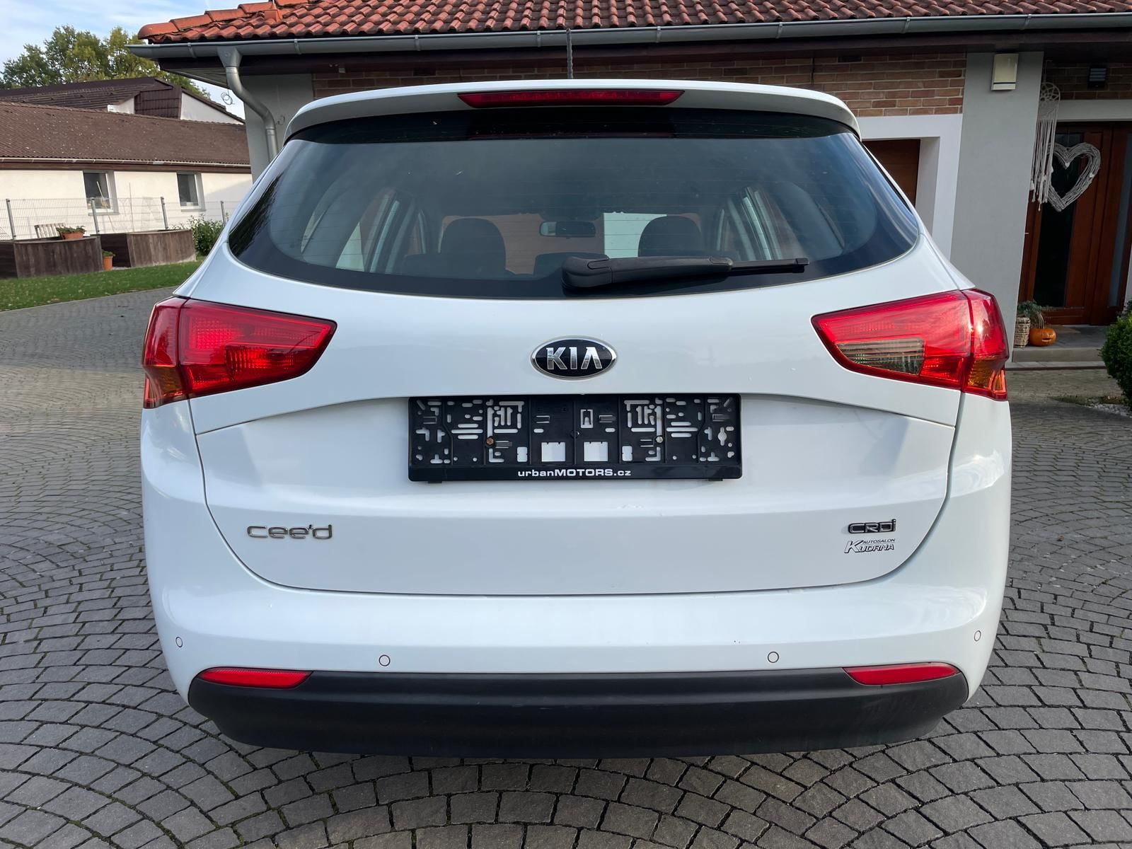 Kia Cee´d, 1,6 CRDi 100kW - fotka 6