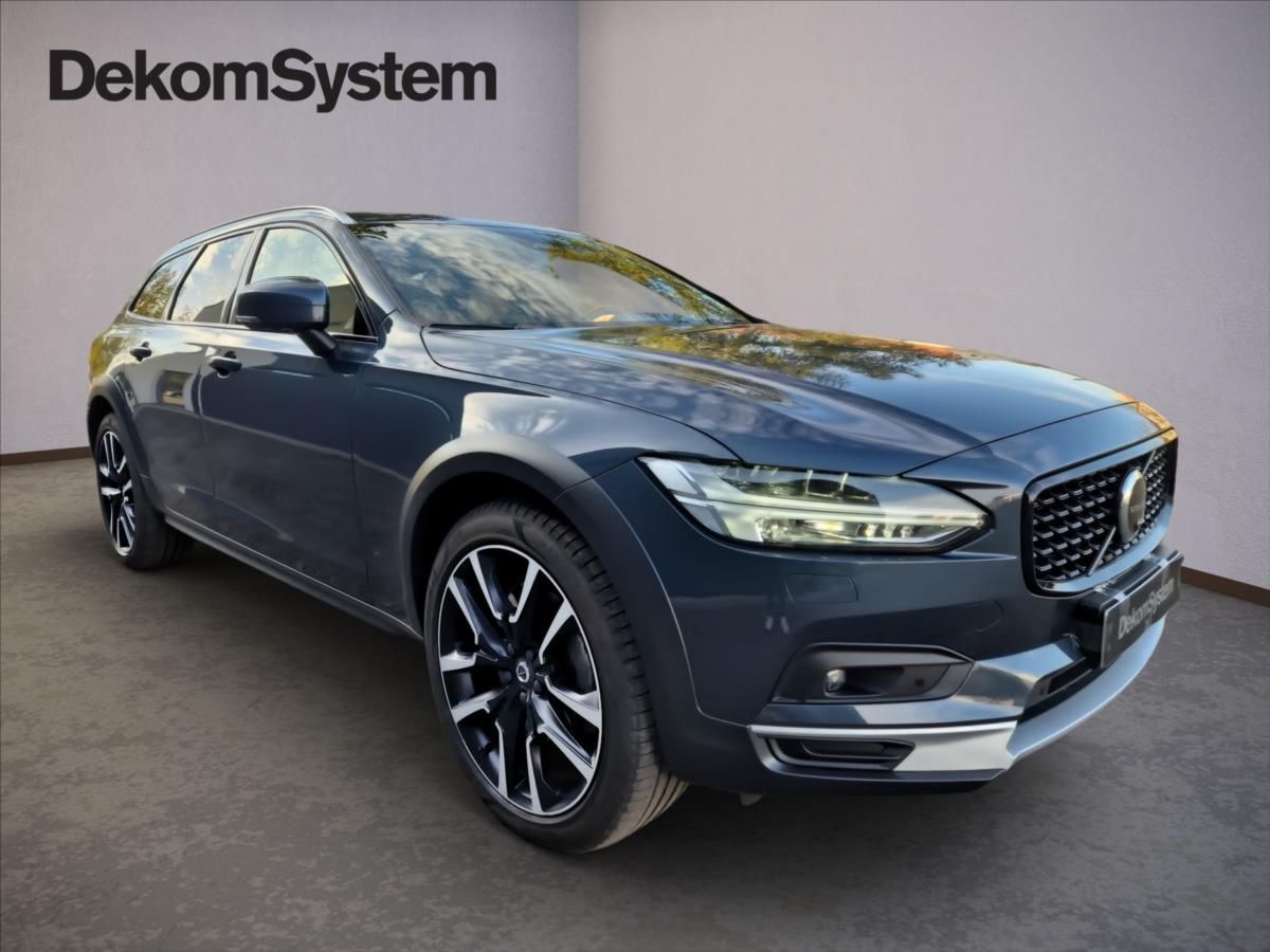 Volvo V90, 2,0 Cross Country B4 AWD diese - fotka 2