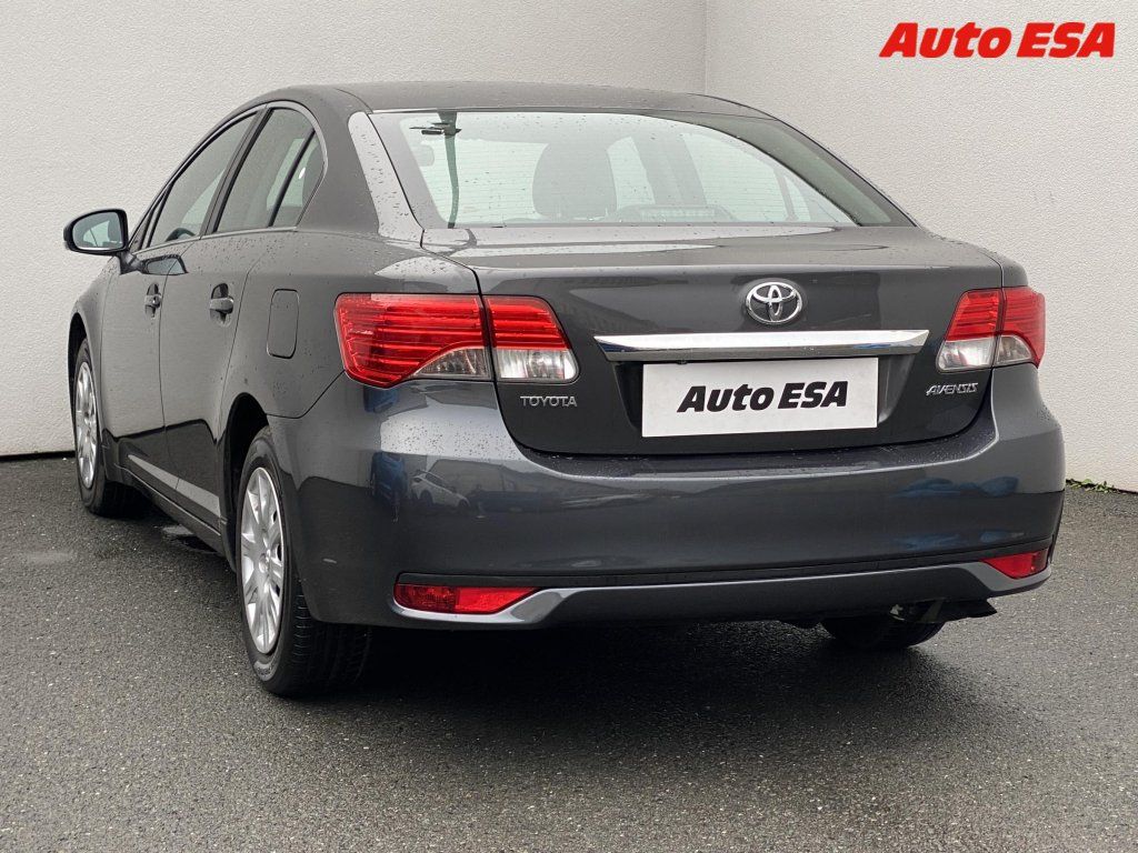 Toyota Avensis, 1.8 VVT-i,+kola - fotka 6