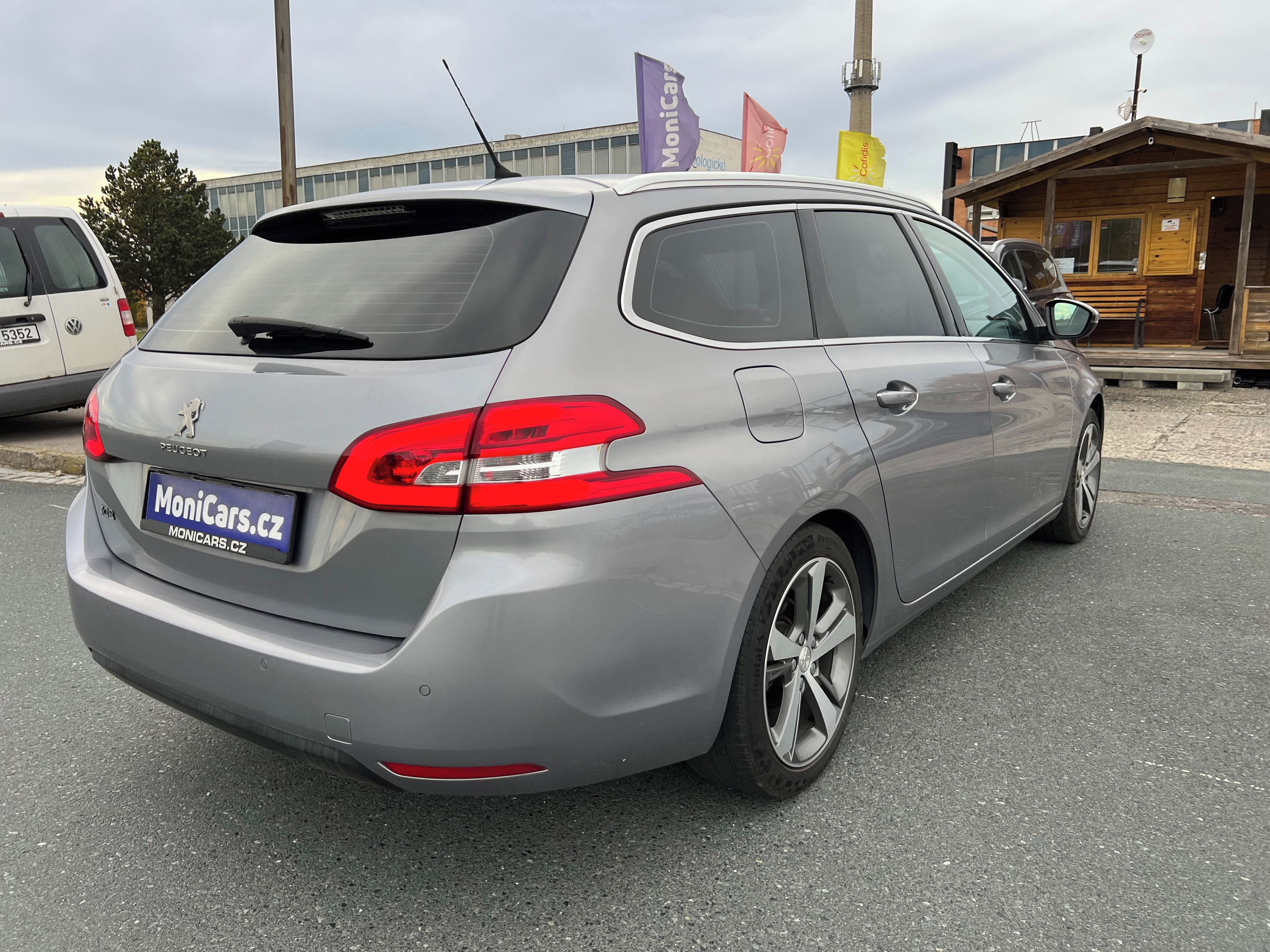 Peugeot 308, 1.5 BlueHDi 96kW 1 Maj. ČR,DPH - fotka 5