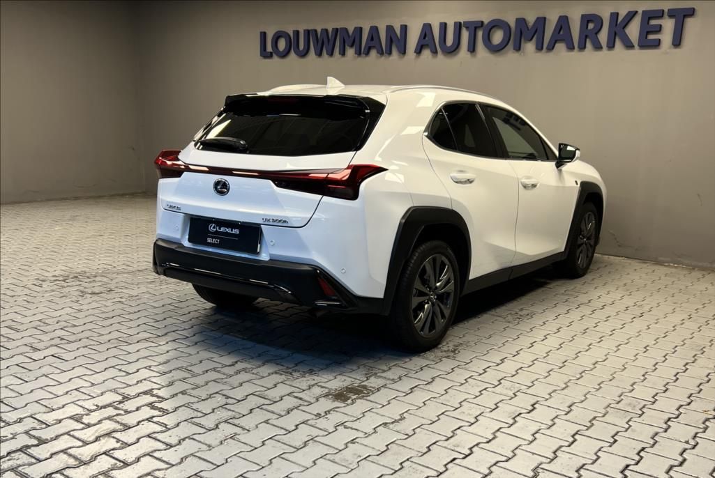 Lexus UX 300h, 300h 2,0 HEV F SPORT DESIGN - fotka 2